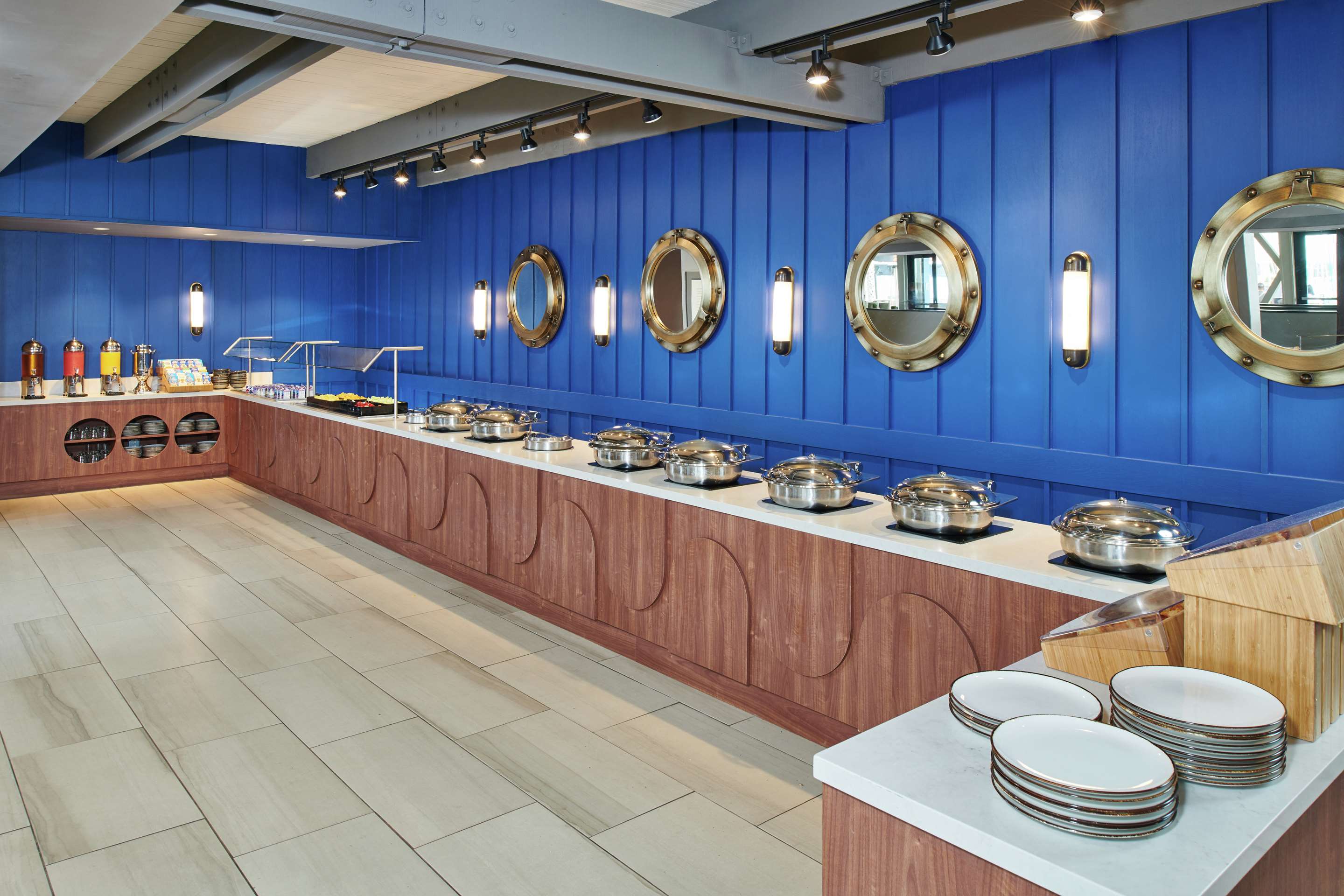 Restaurant | DoubleTree by Hilton Hotel Berkeley Marina