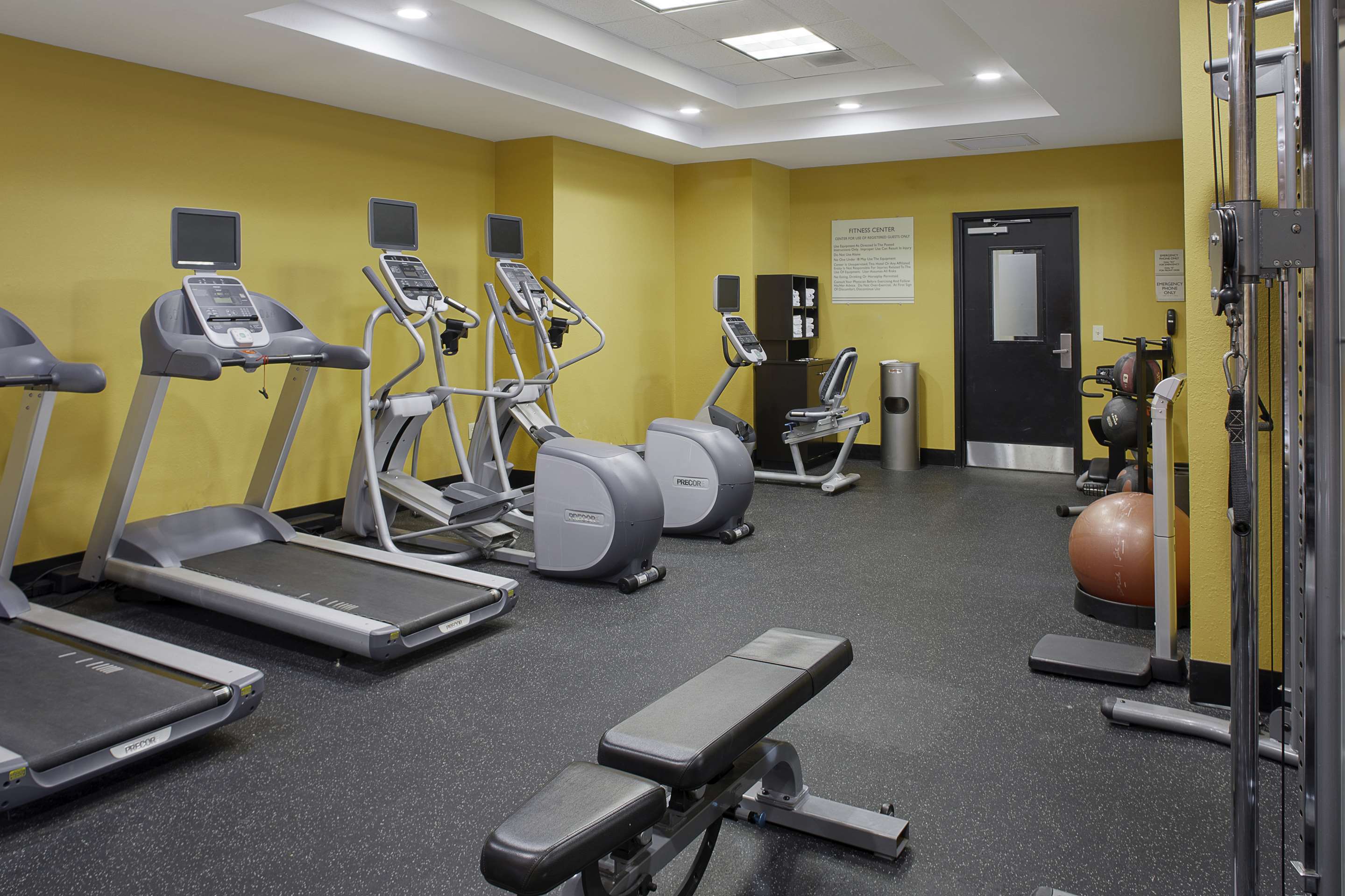 Health club fitness center gym | Hilton Garden Inn Jonesboro