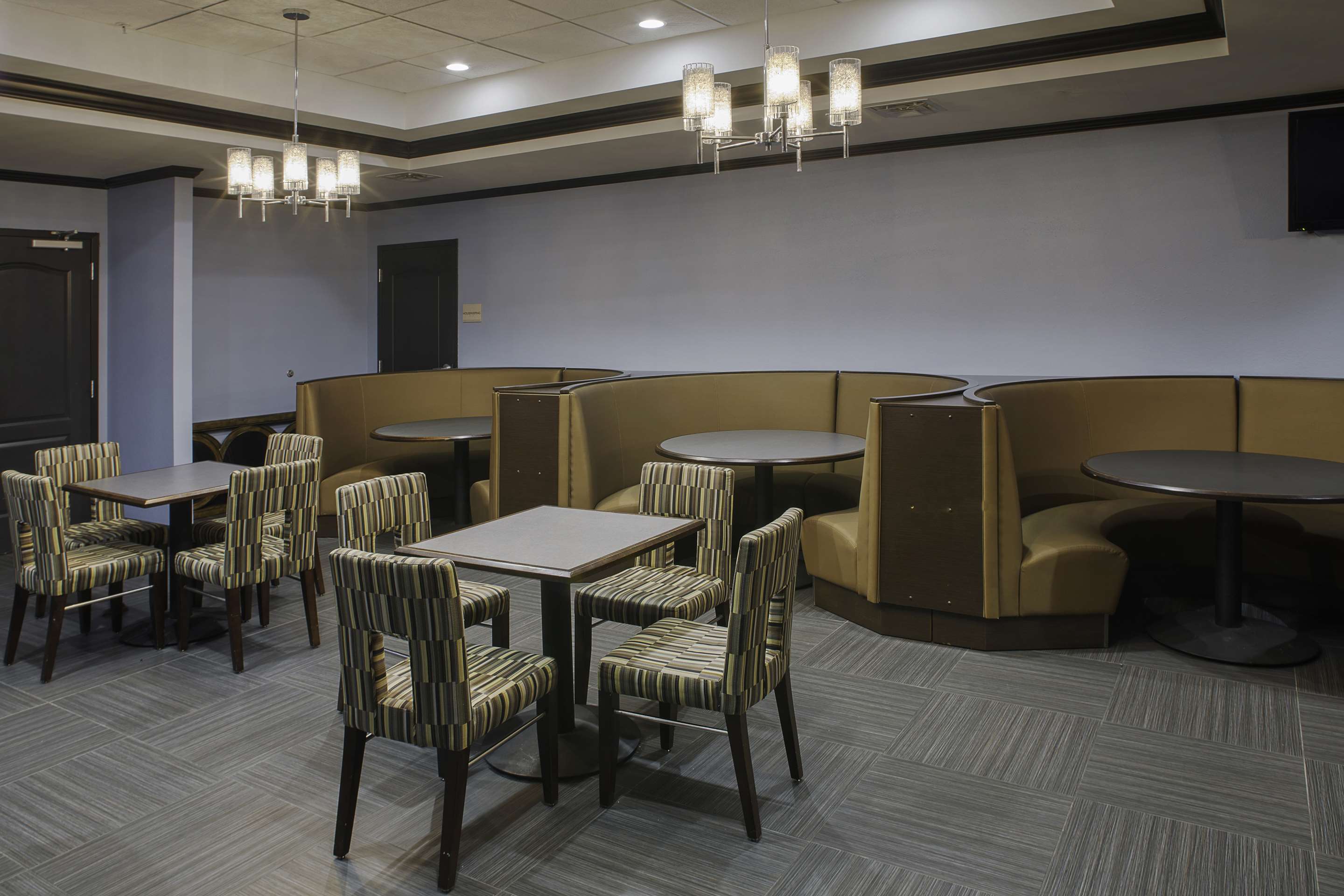 BarLounge | Hilton Garden Inn Jonesboro