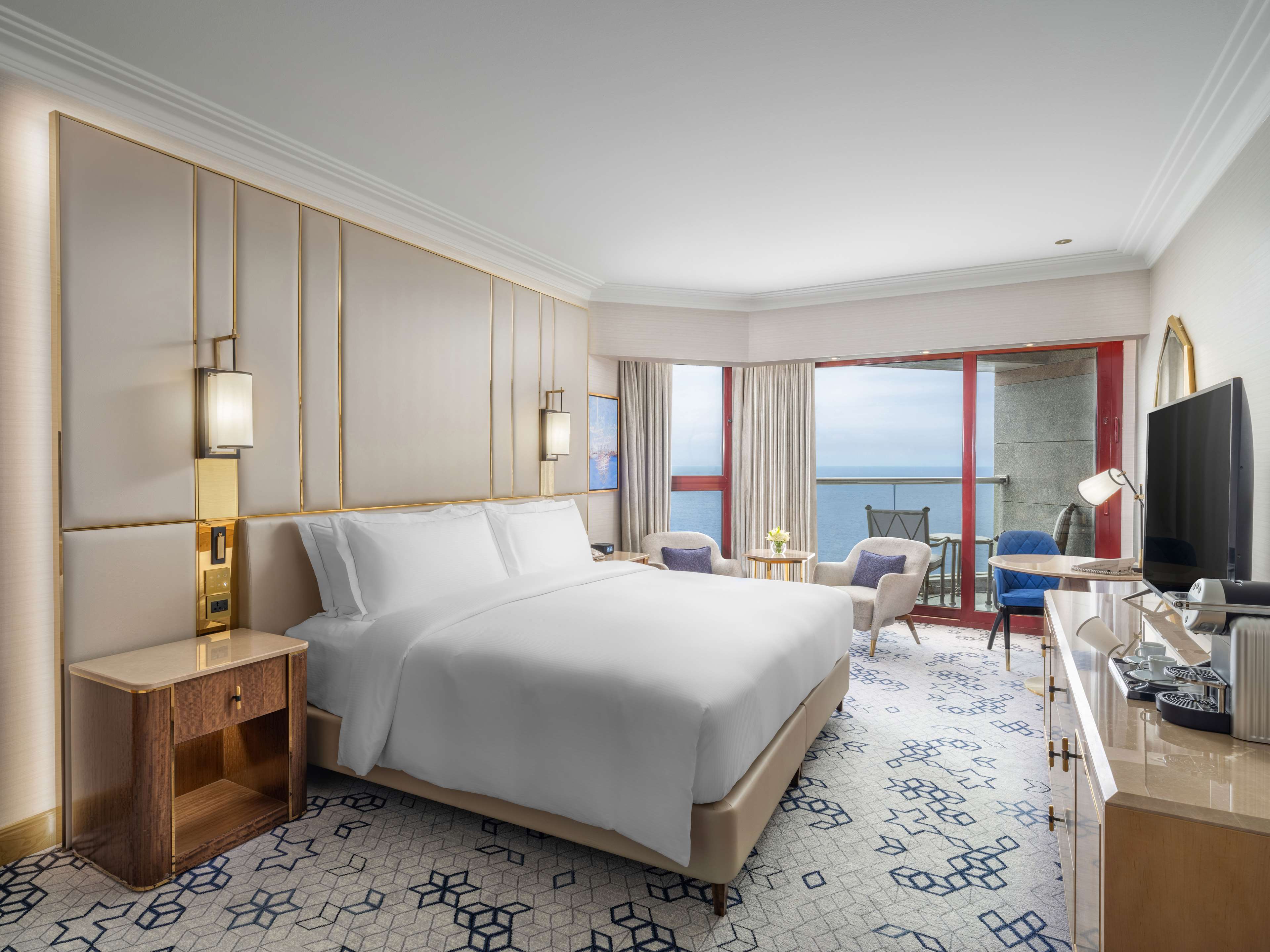 Jeddah Hilton Room Type - KING PREMIUM ROOM SV