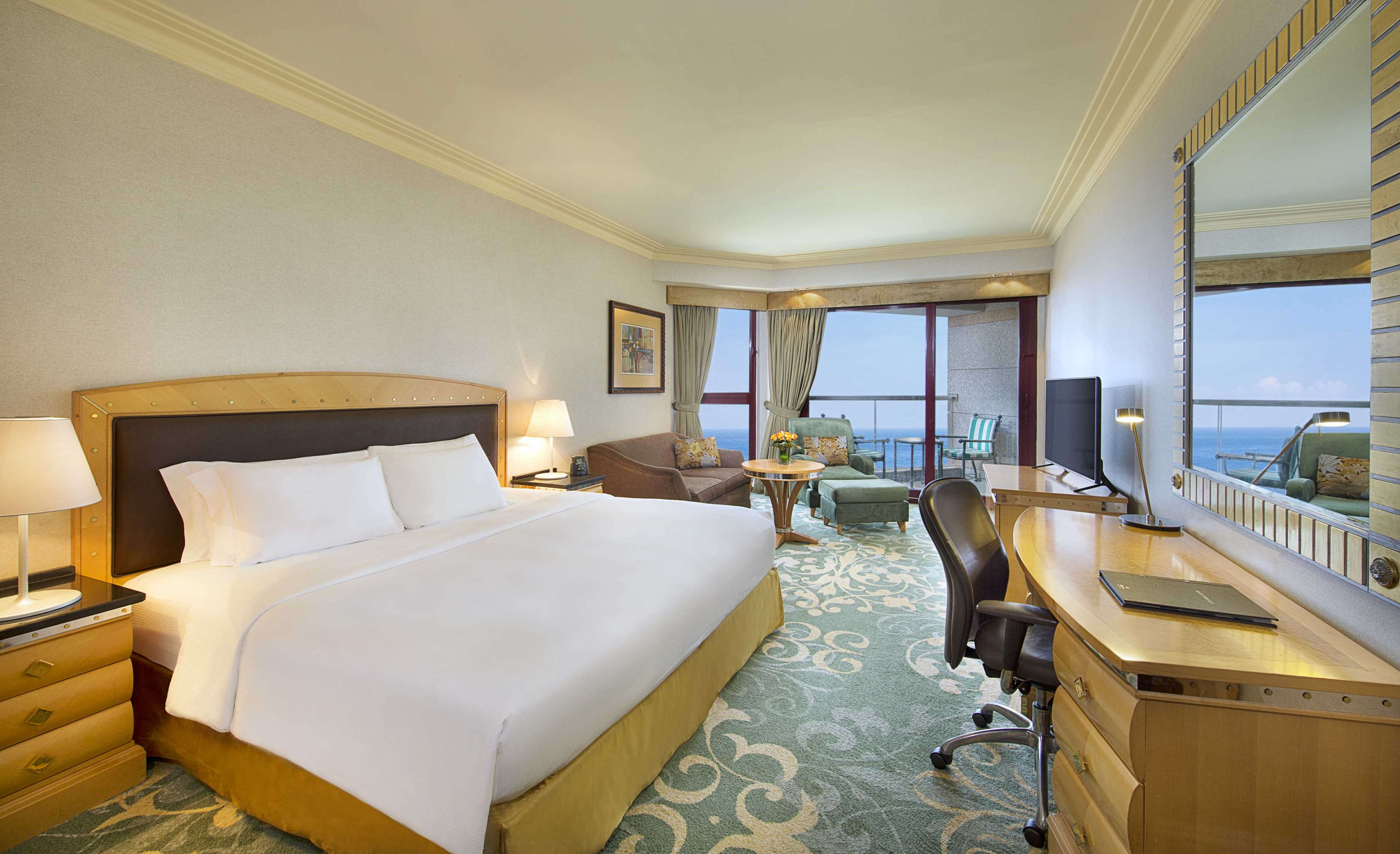 Jeddah Hilton Room Type - KING DELUXE DIRECT SV
