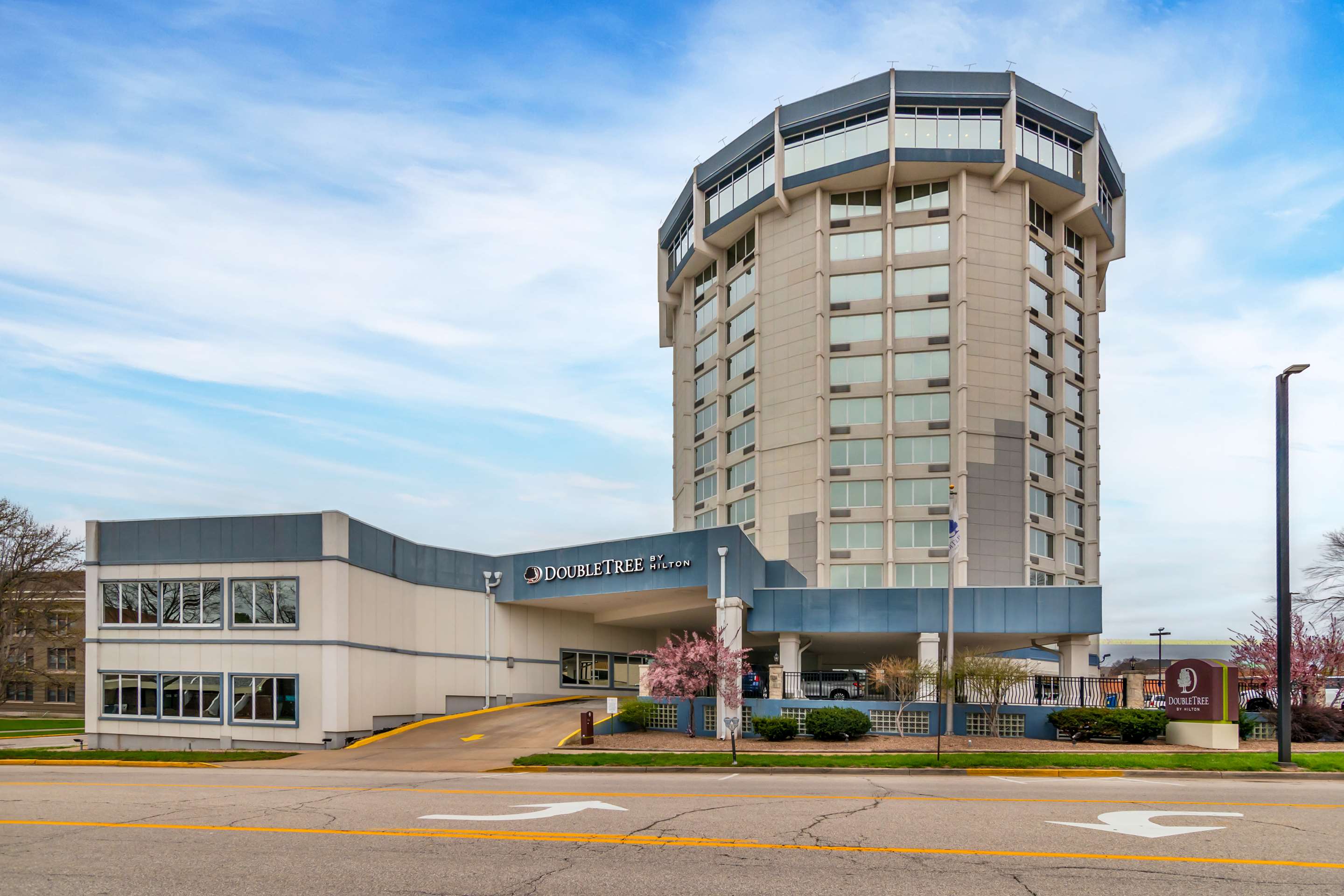 Exterior | DoubleTree by Hilton Hotel Jefferson City