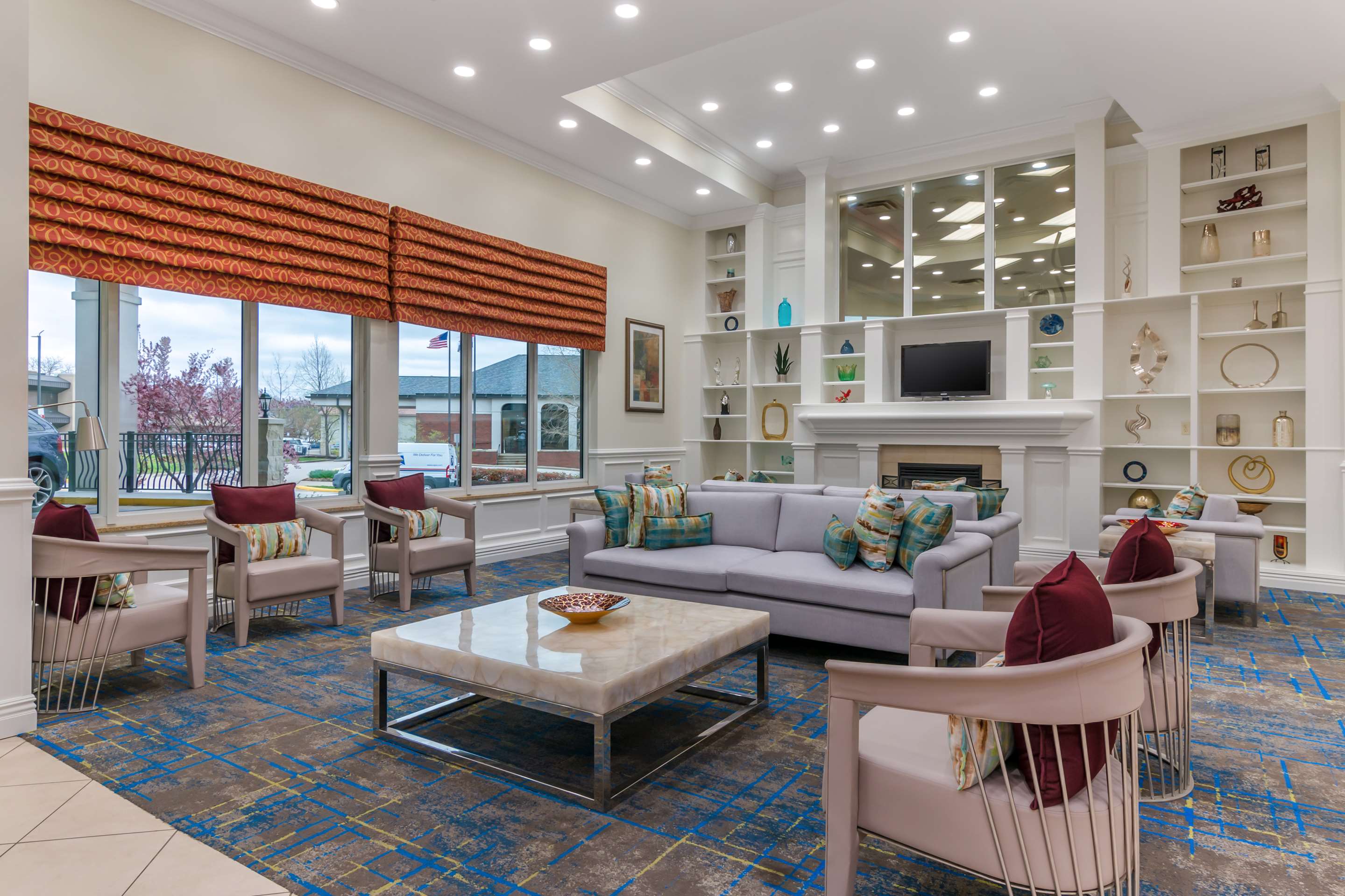 Lobby | DoubleTree by Hilton Hotel Jefferson City