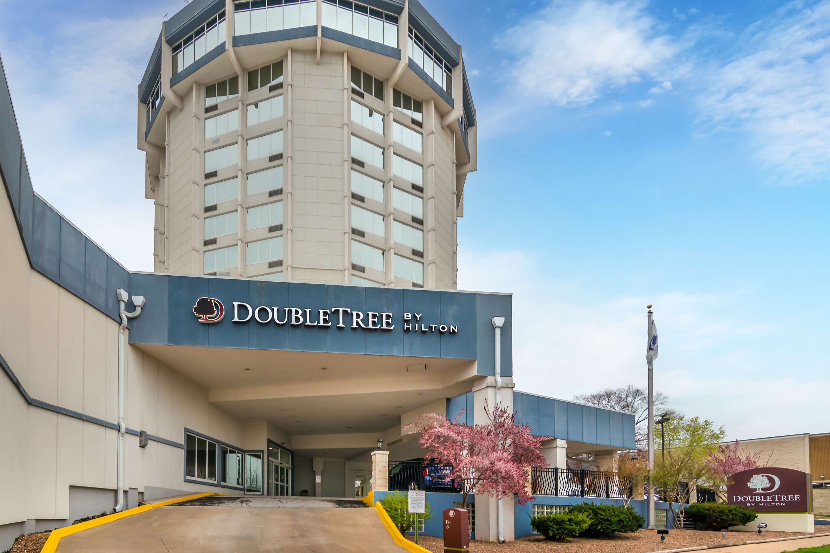 Exterior | DoubleTree by Hilton Hotel Jefferson City