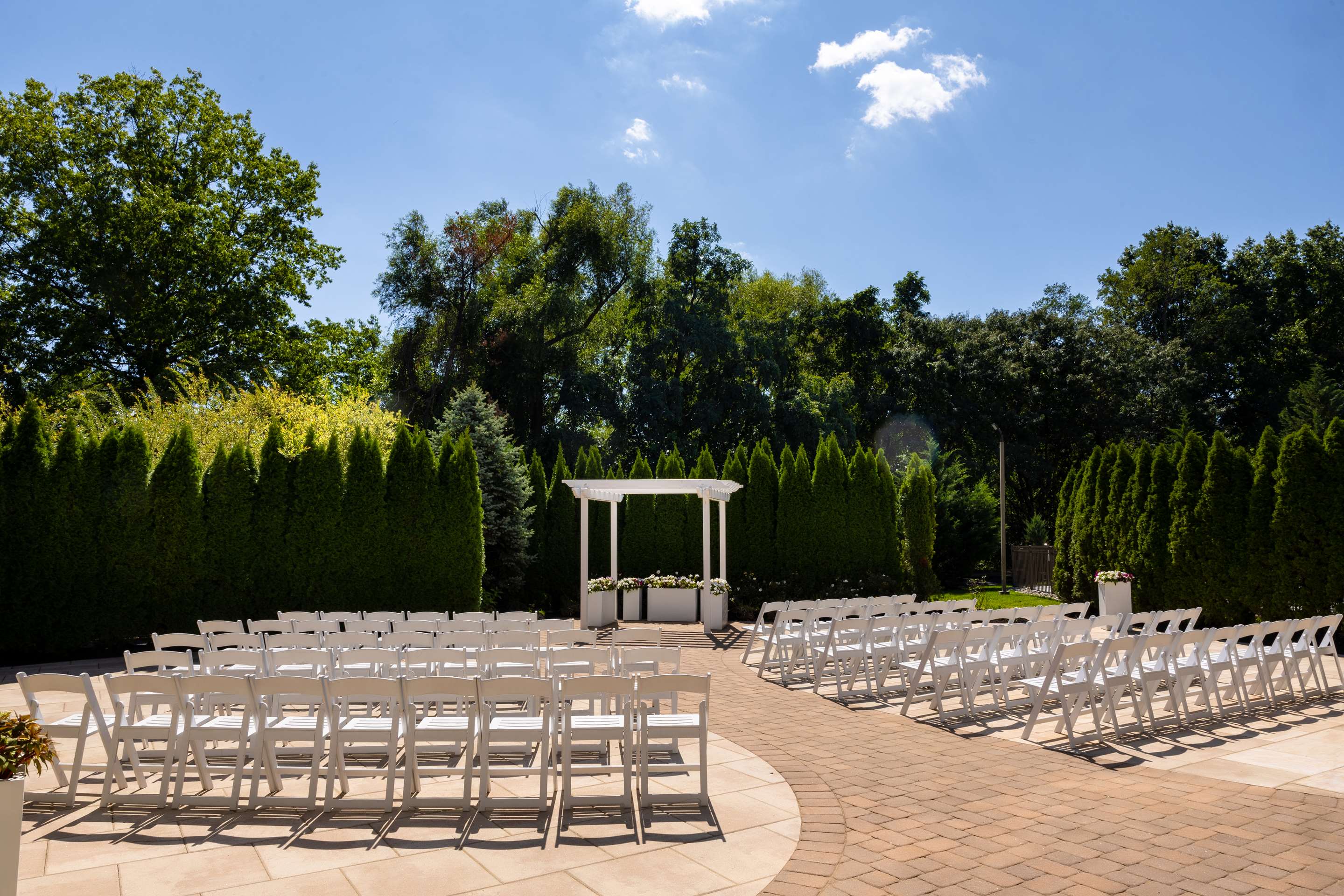 Exterior | DoubleTree by Hilton Tinton Falls - Eatontown