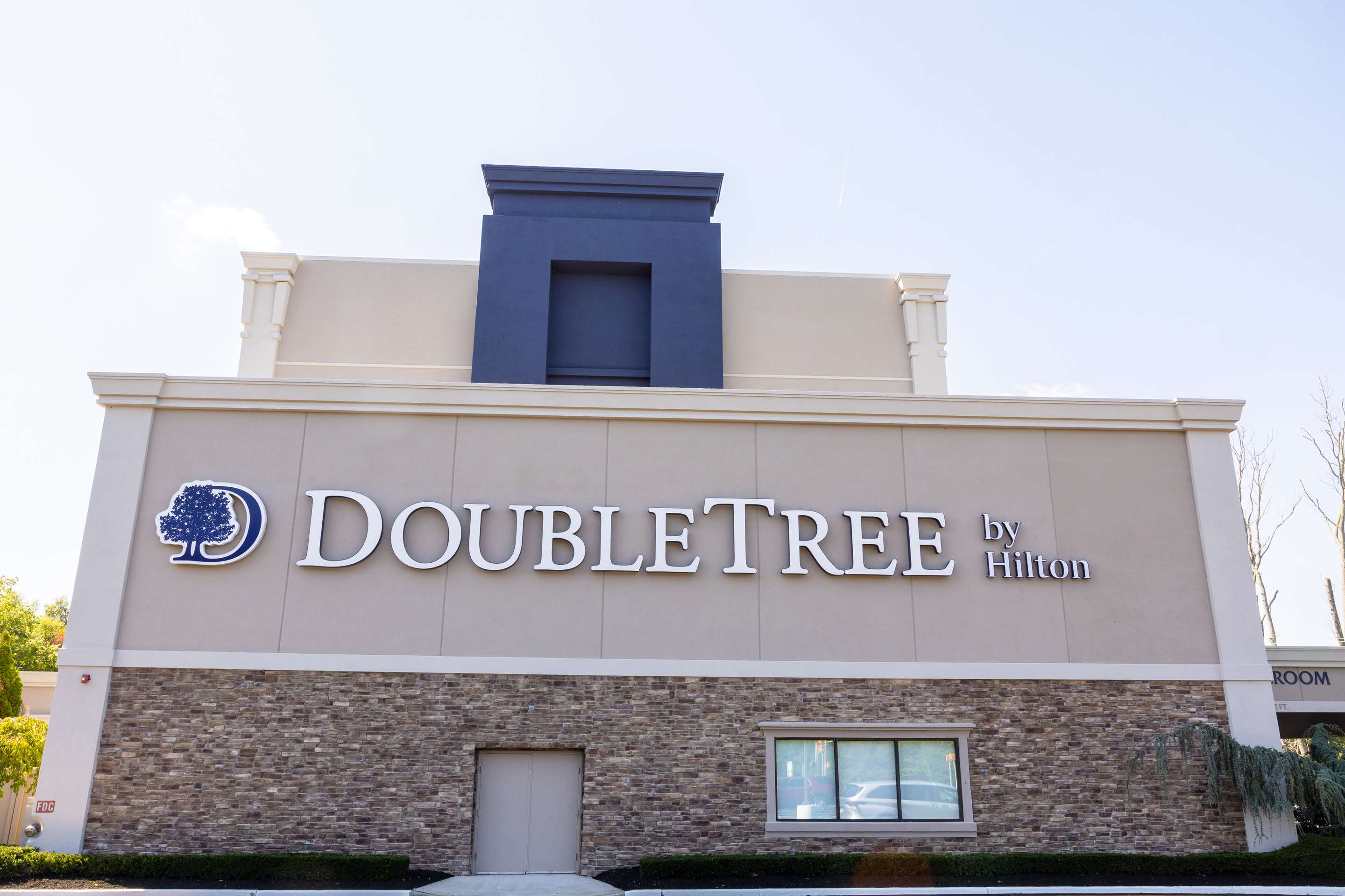 Exterior | DoubleTree by Hilton Tinton Falls - Eatontown