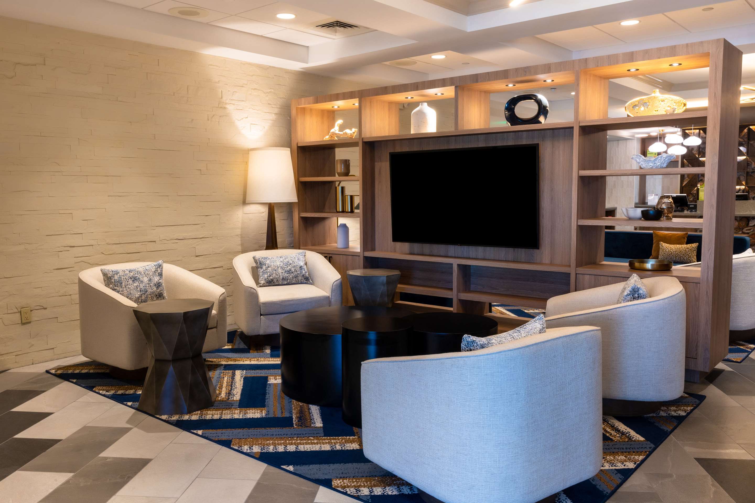 Lobby | DoubleTree by Hilton Tinton Falls - Eatontown