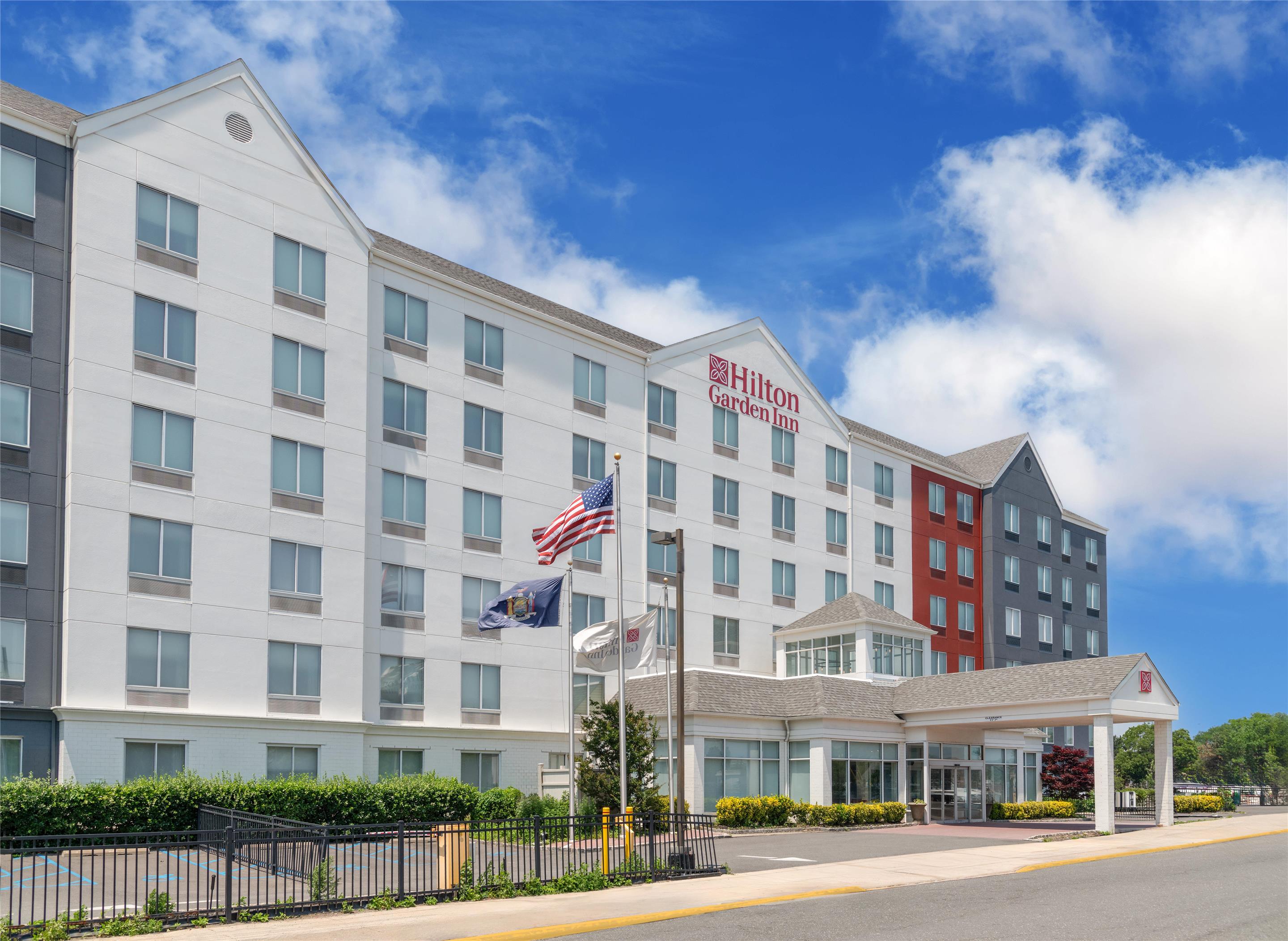 Exterior | Hilton Garden Inn Queens/JFK Airport