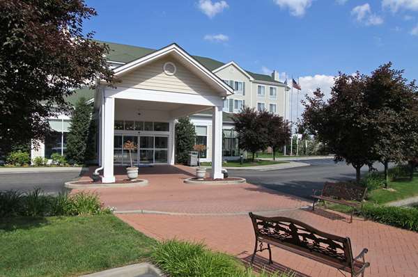 Exterior view - Hilton Garden Inn Westbury