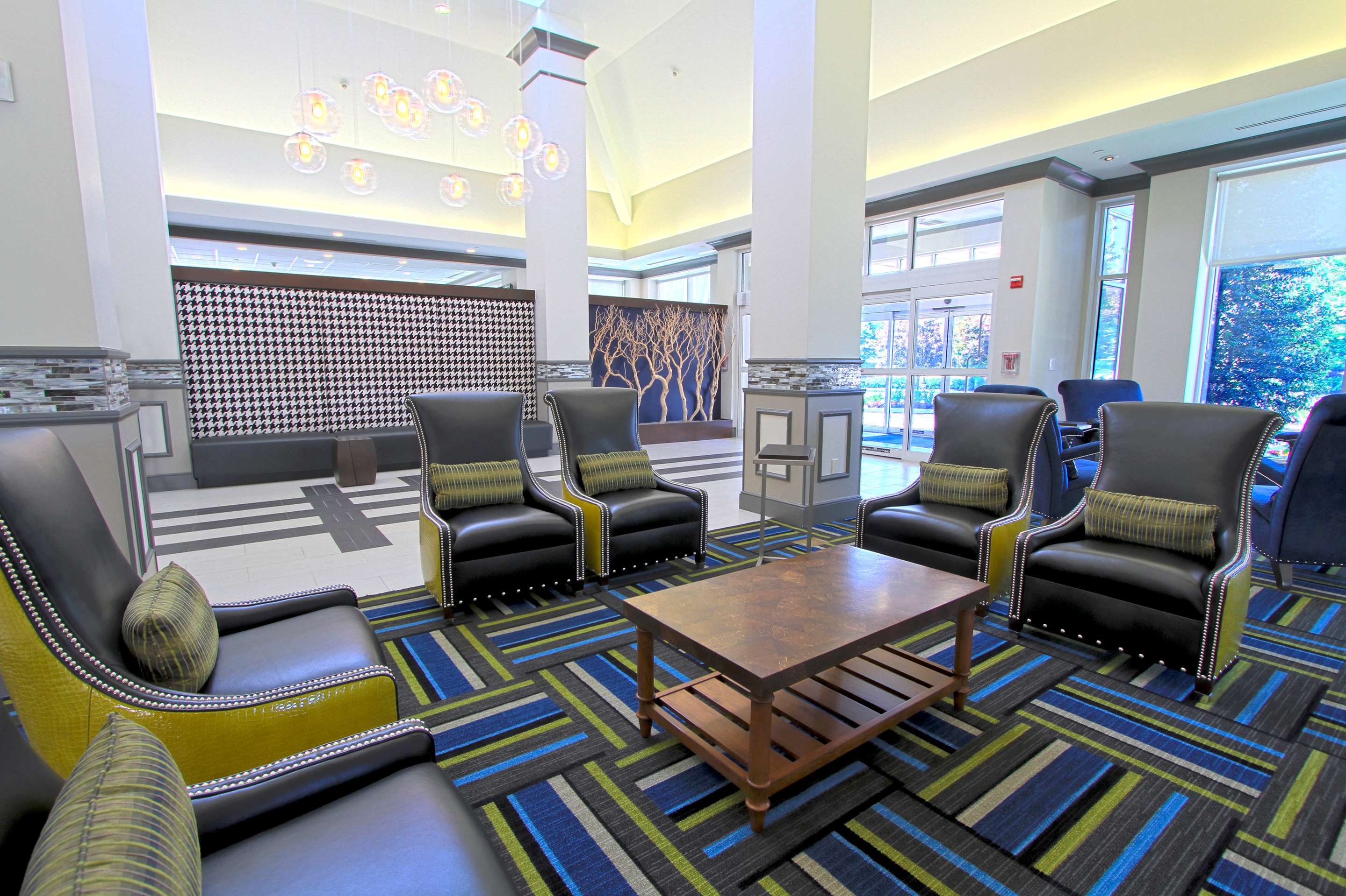 Lobby | Hilton Garden Inn Westbury