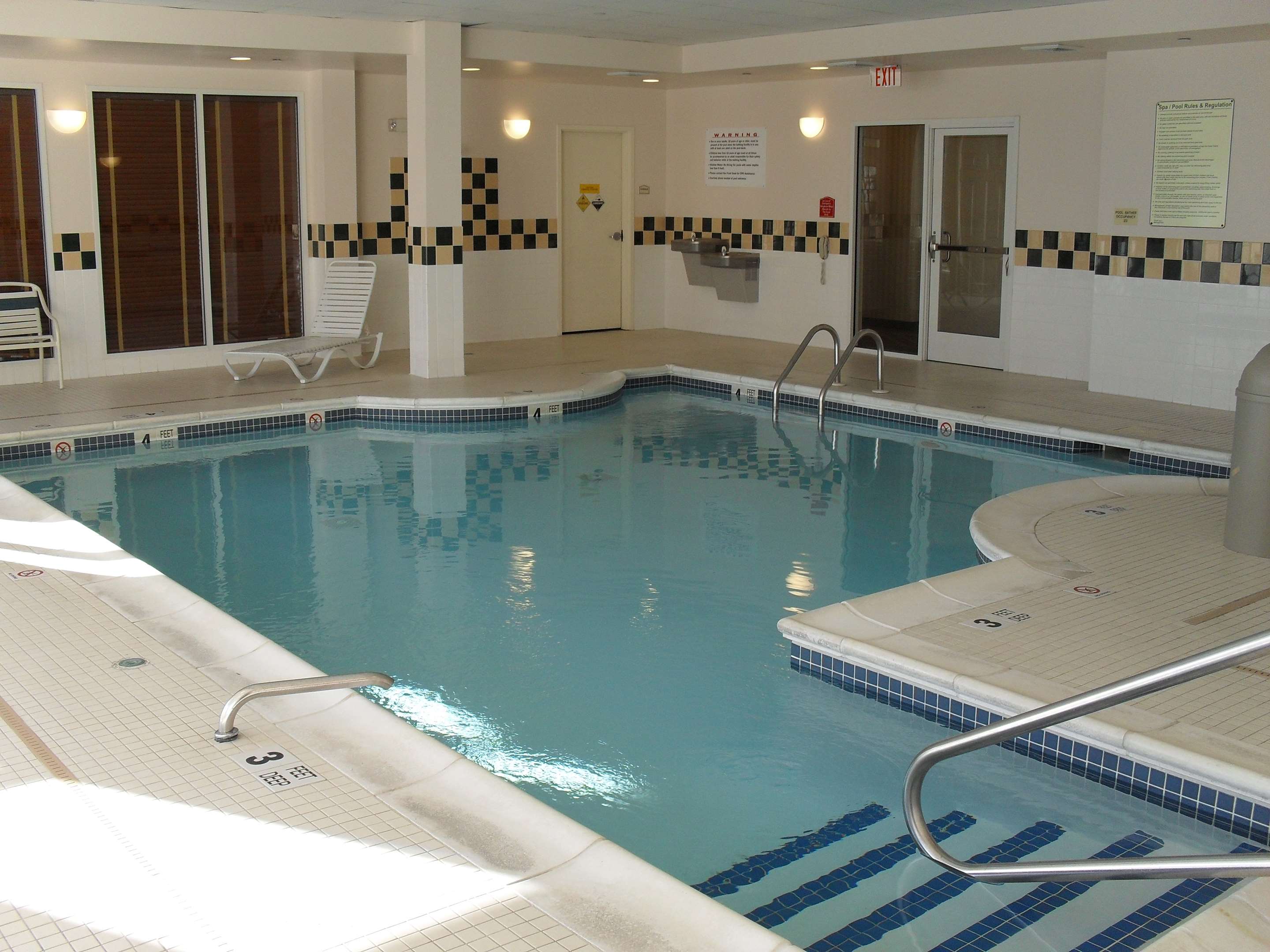 Pool | Hilton Garden Inn Westbury