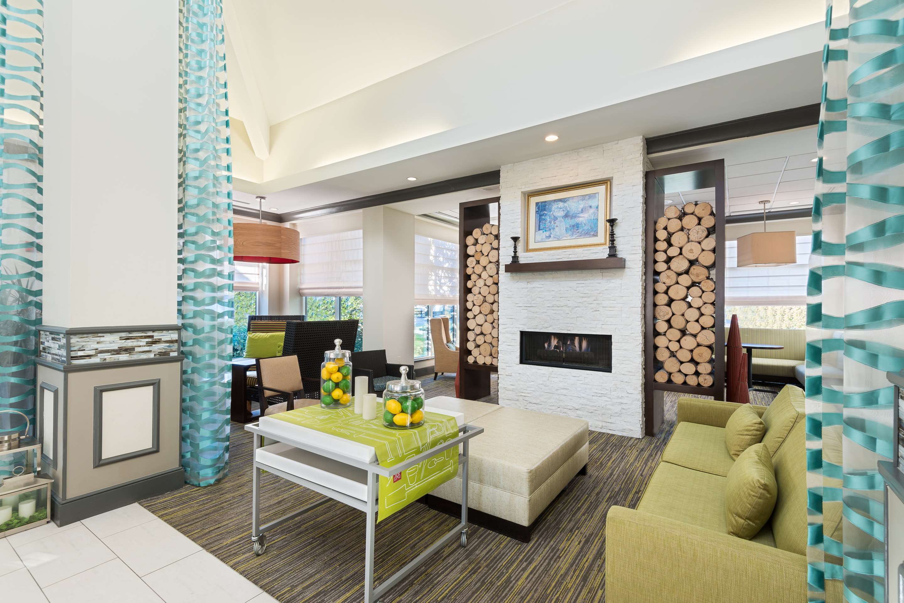 Lobby | Hilton Garden Inn Westbury