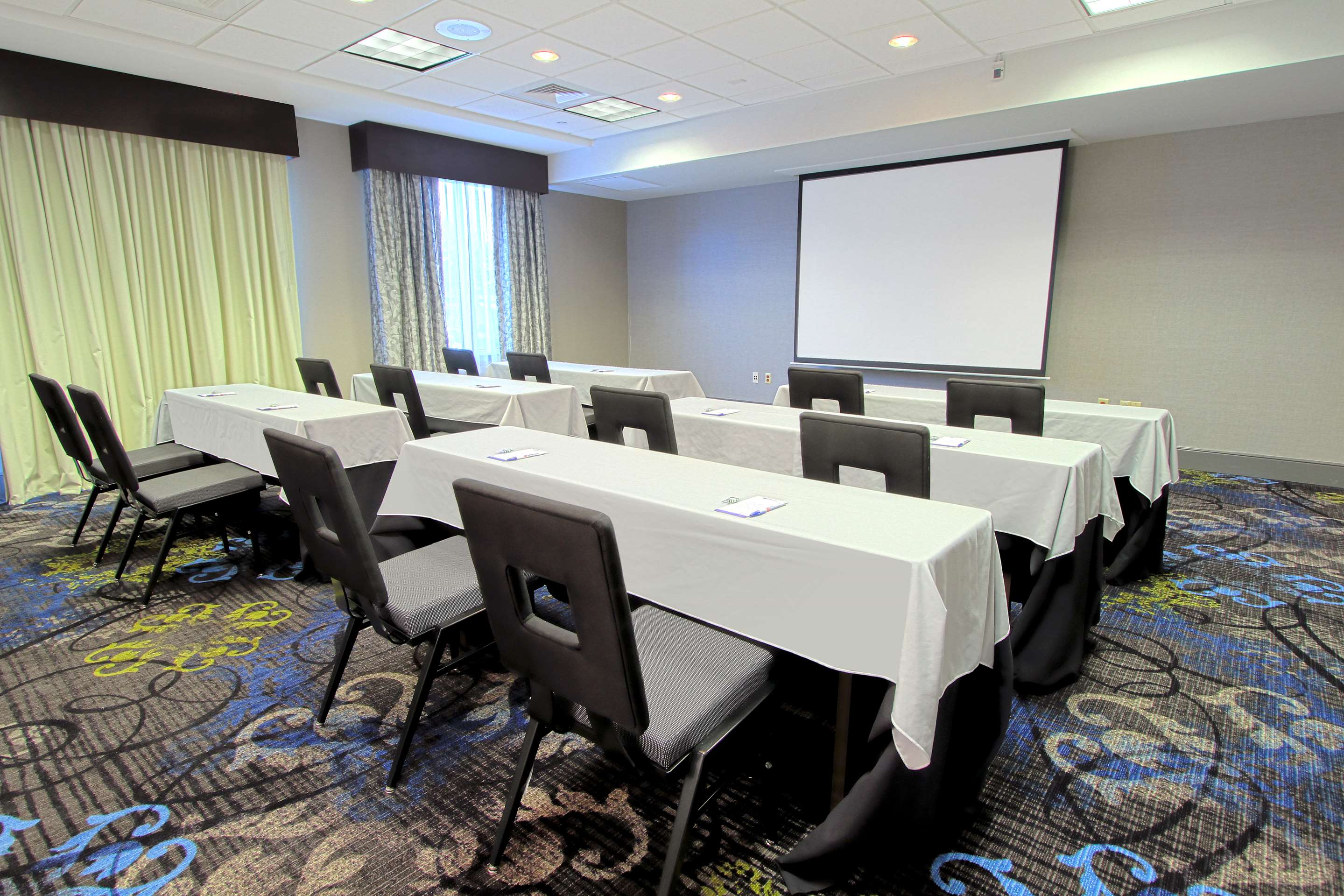 Meeting Room | Hilton Garden Inn Westbury