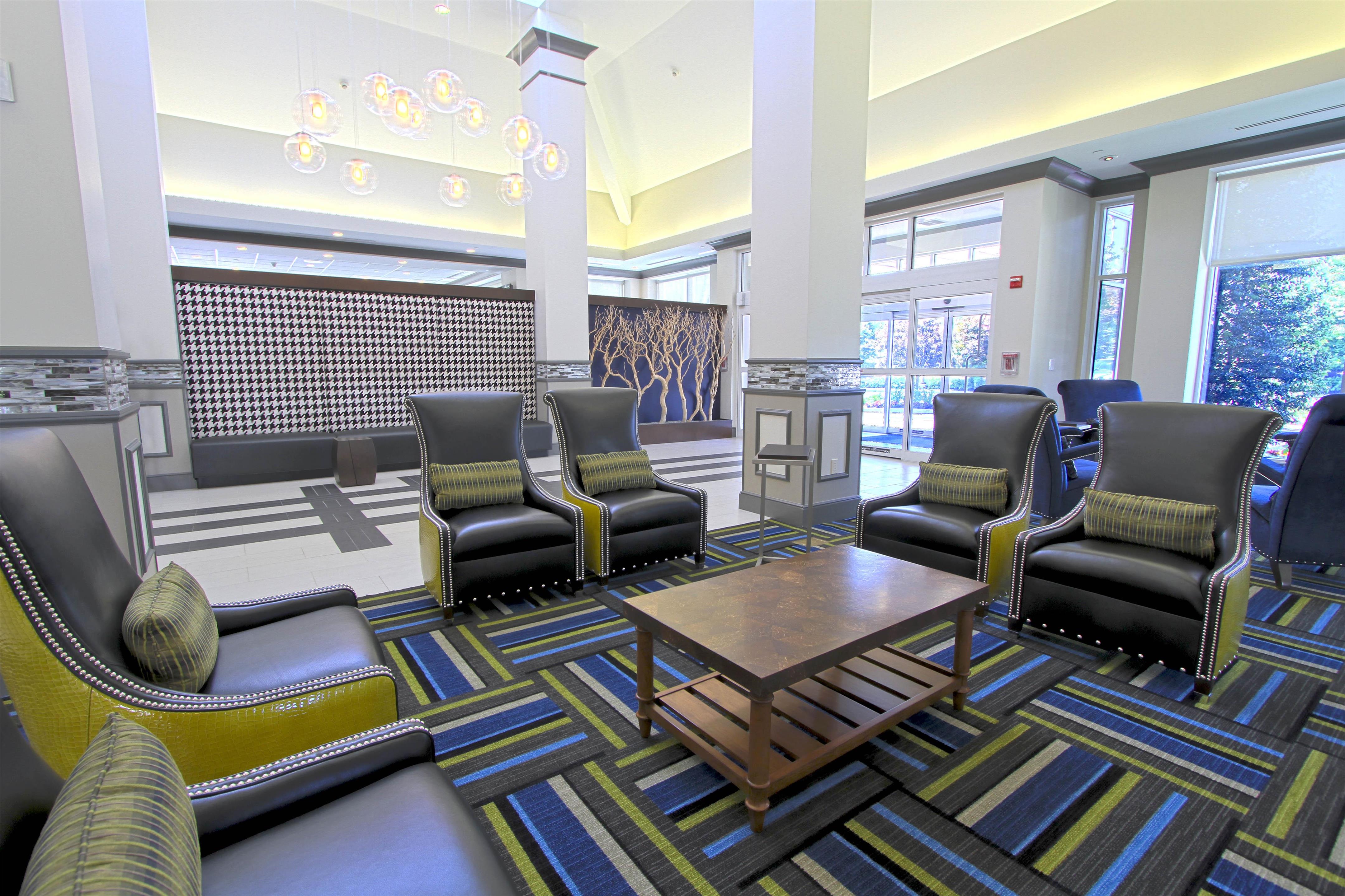 Lobby | Hilton Garden Inn Westbury