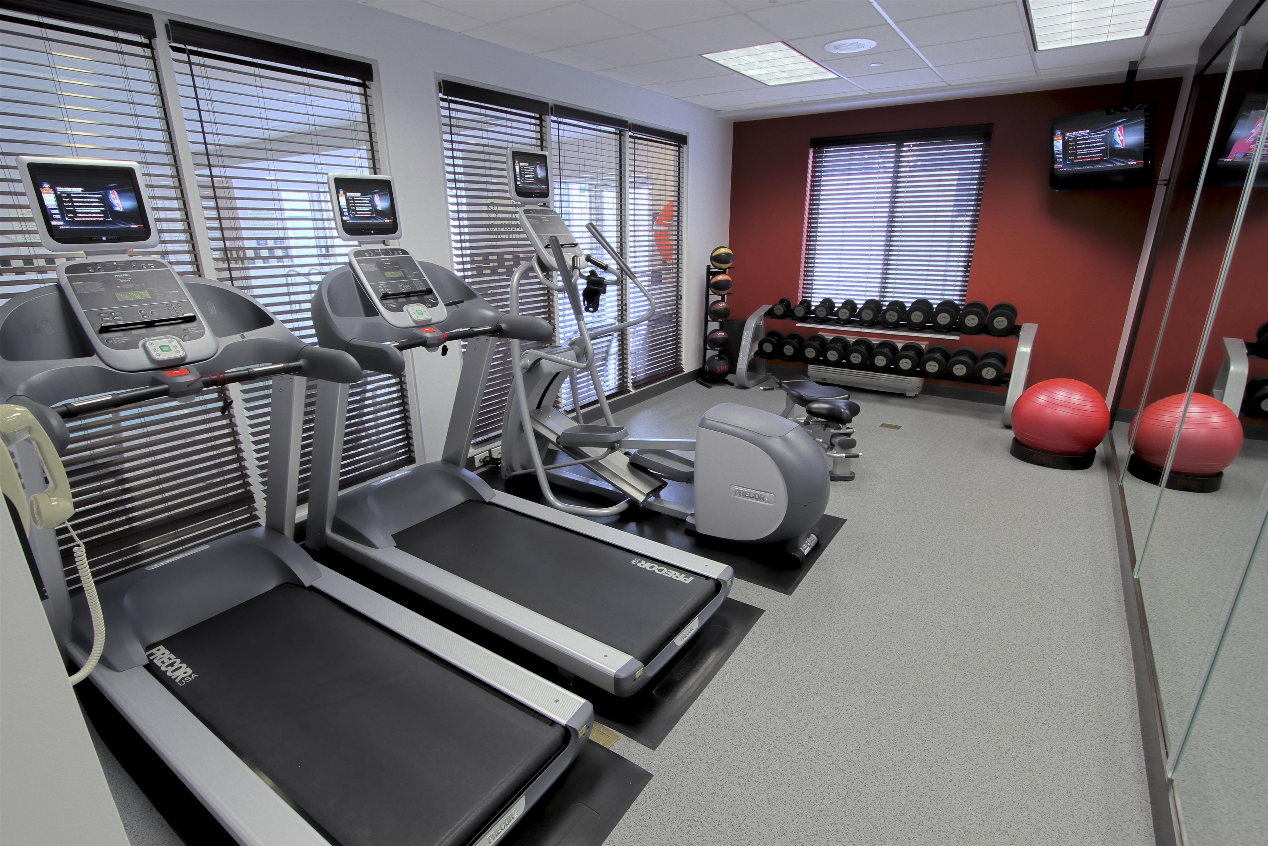 Health club fitness center gym | Hilton Garden Inn Westbury