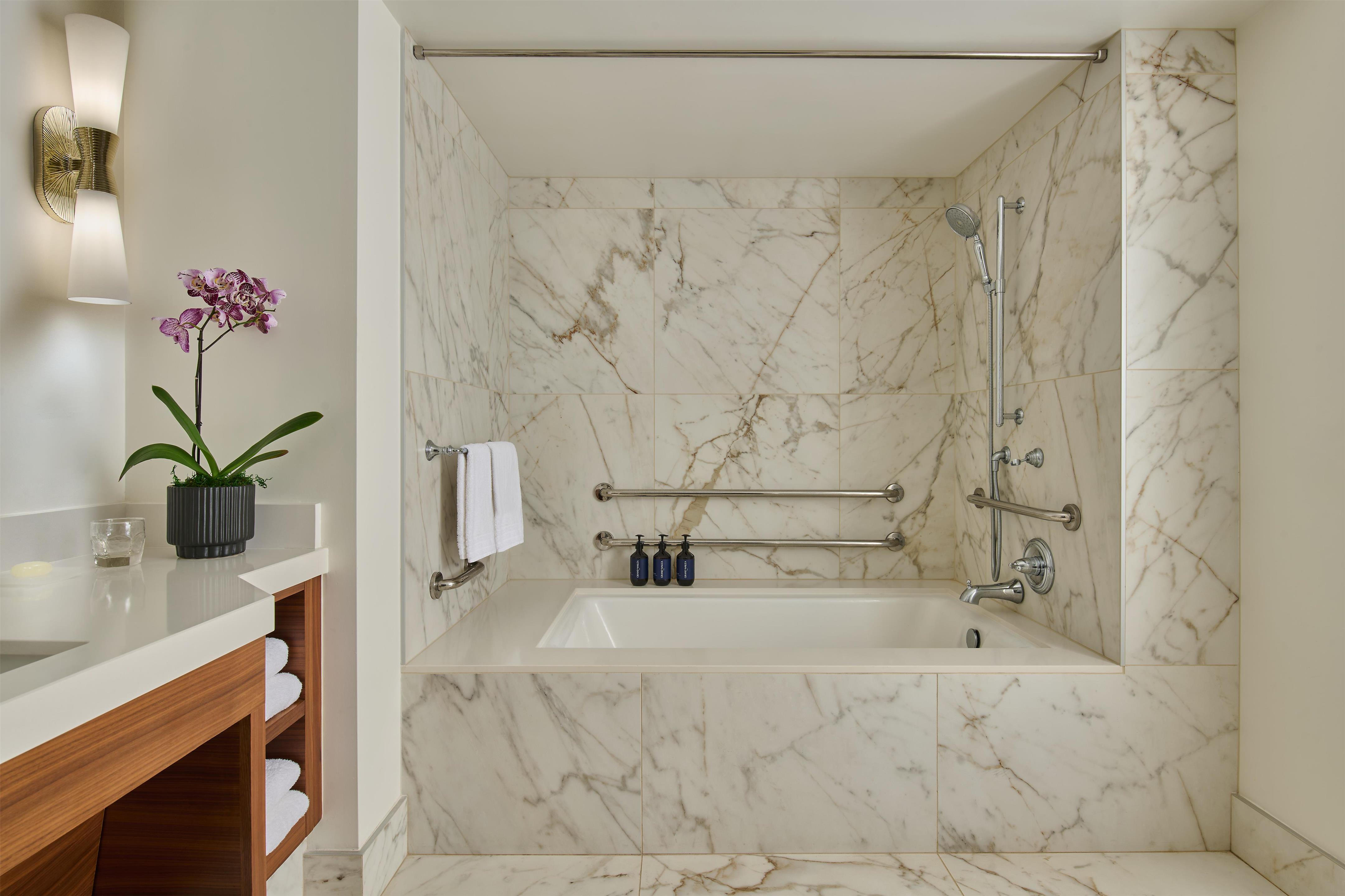 Guest room bath