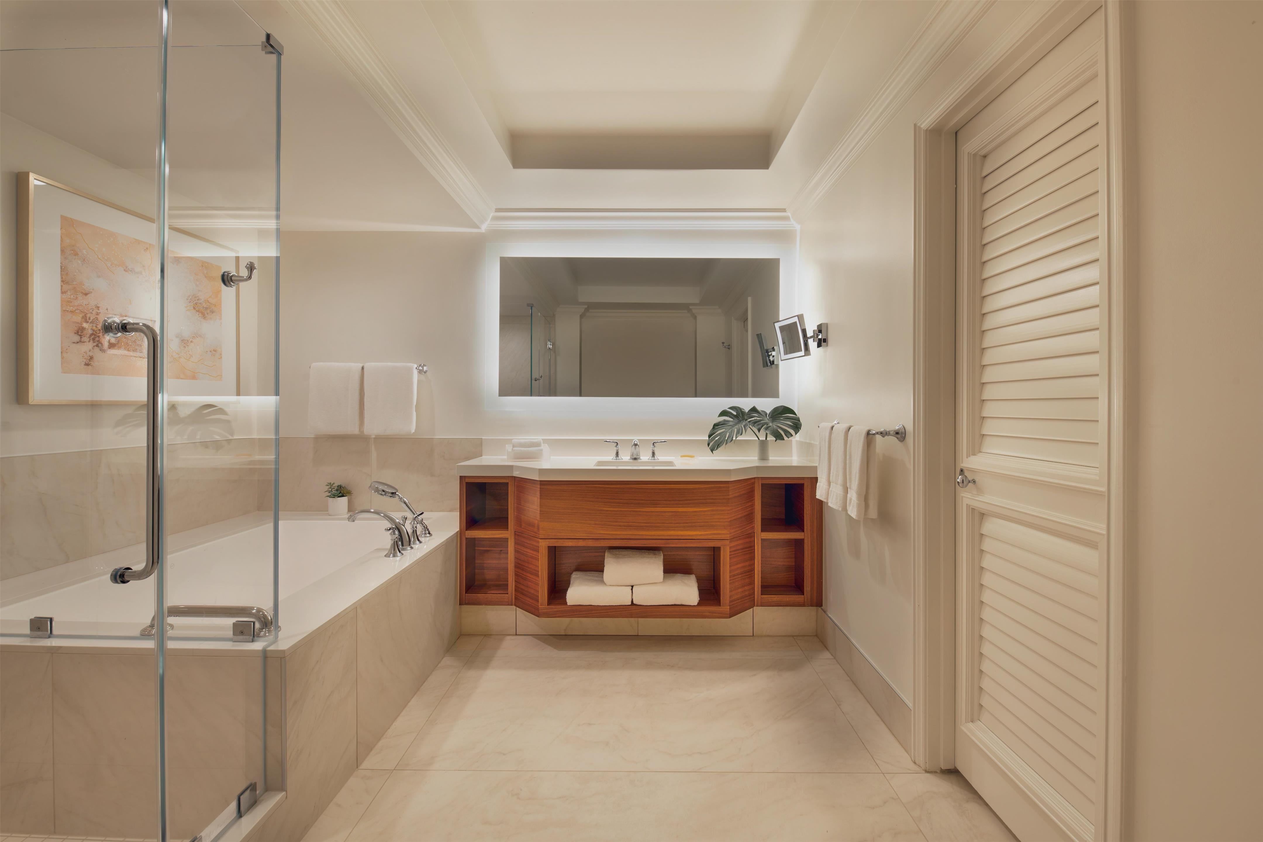 Guest room bath