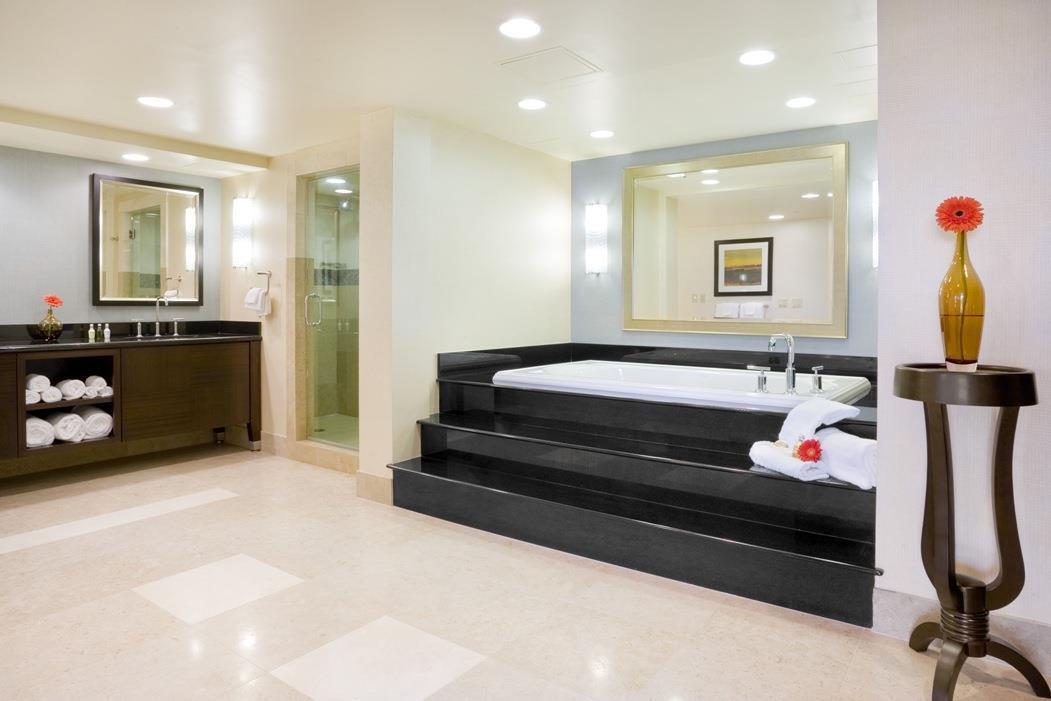 Guest room bath