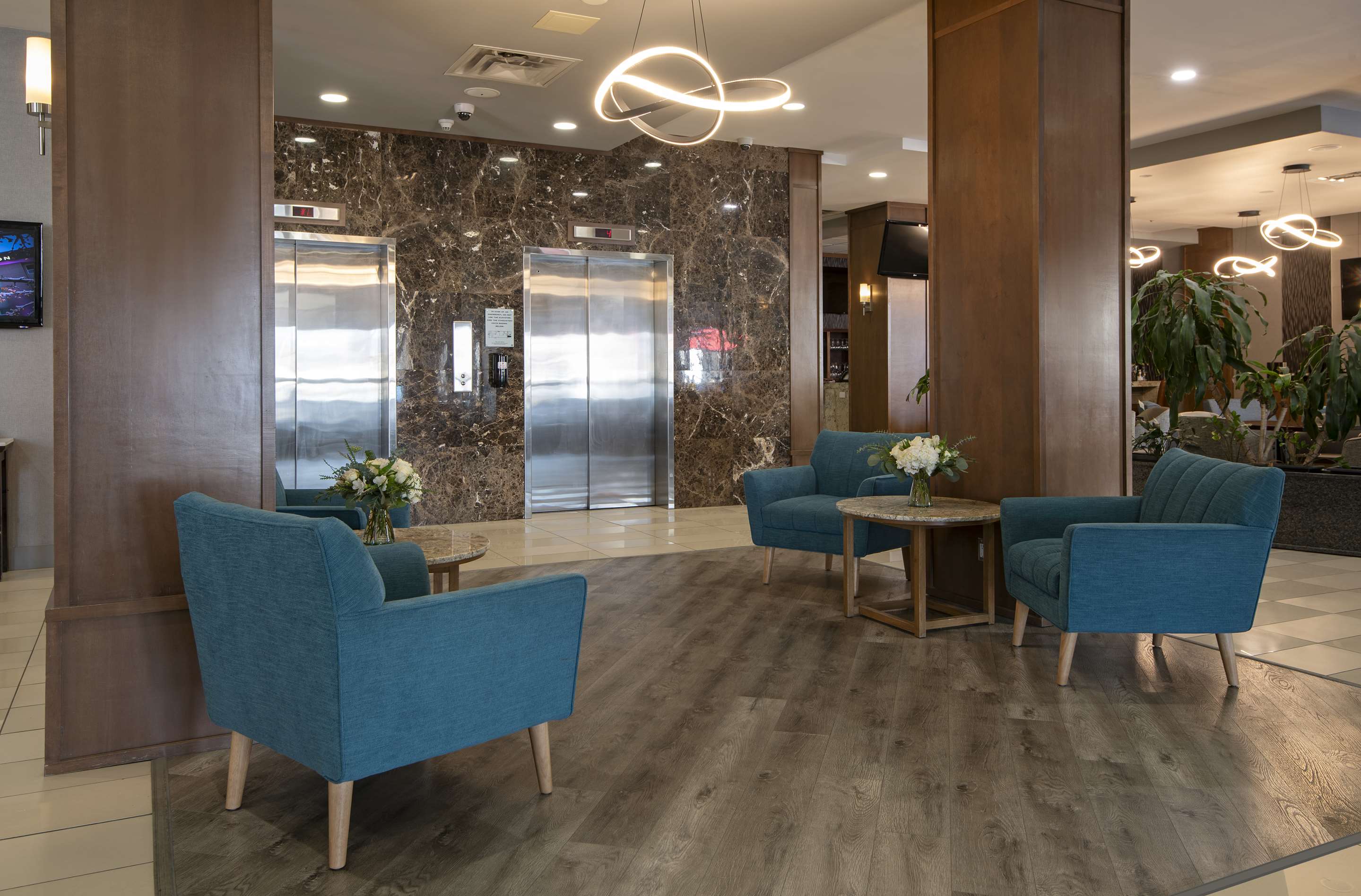 Lobby | DoubleTree by Hilton Hotel Kamloops