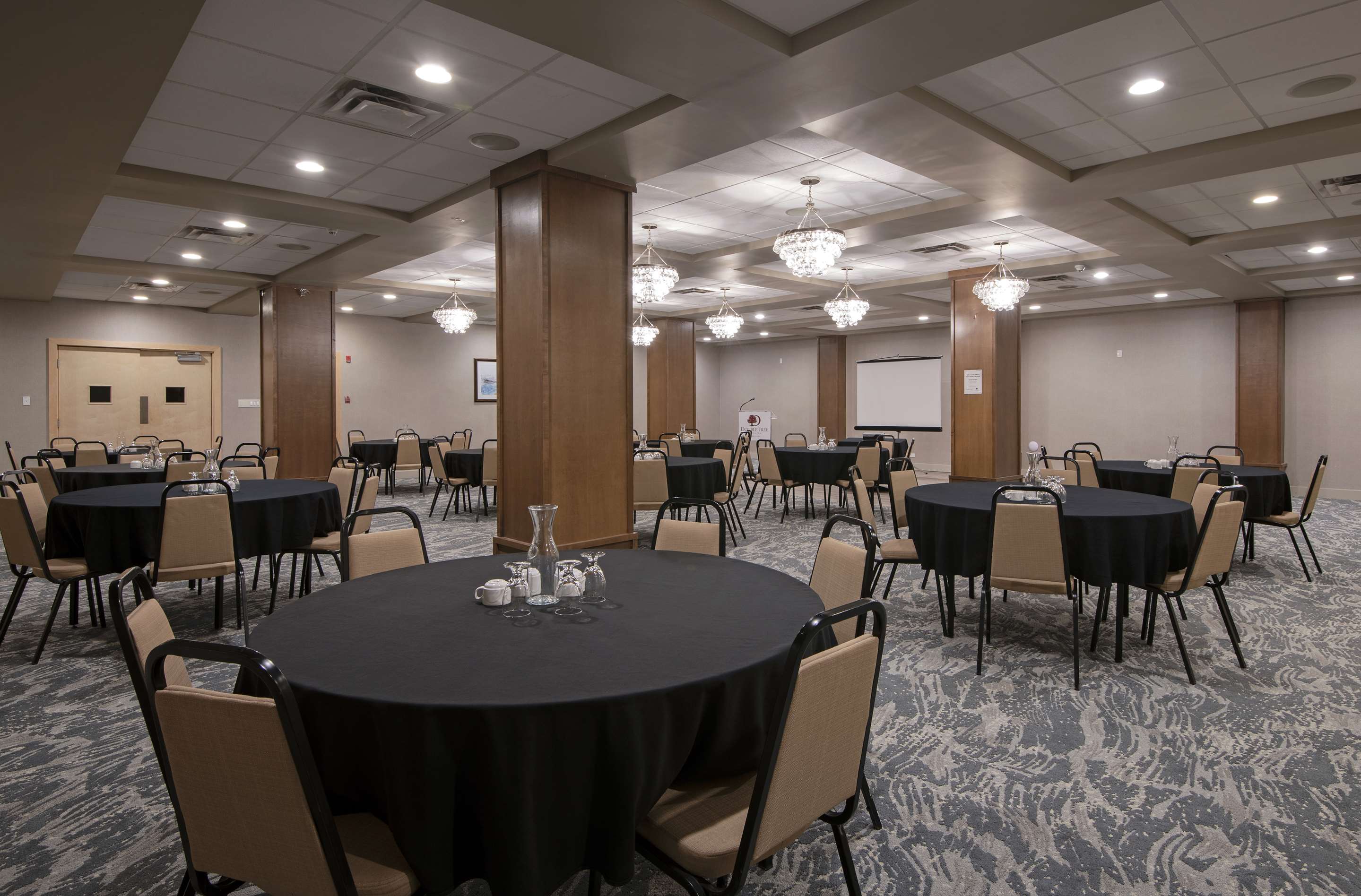 Meeting Room | DoubleTree by Hilton Hotel Kamloops