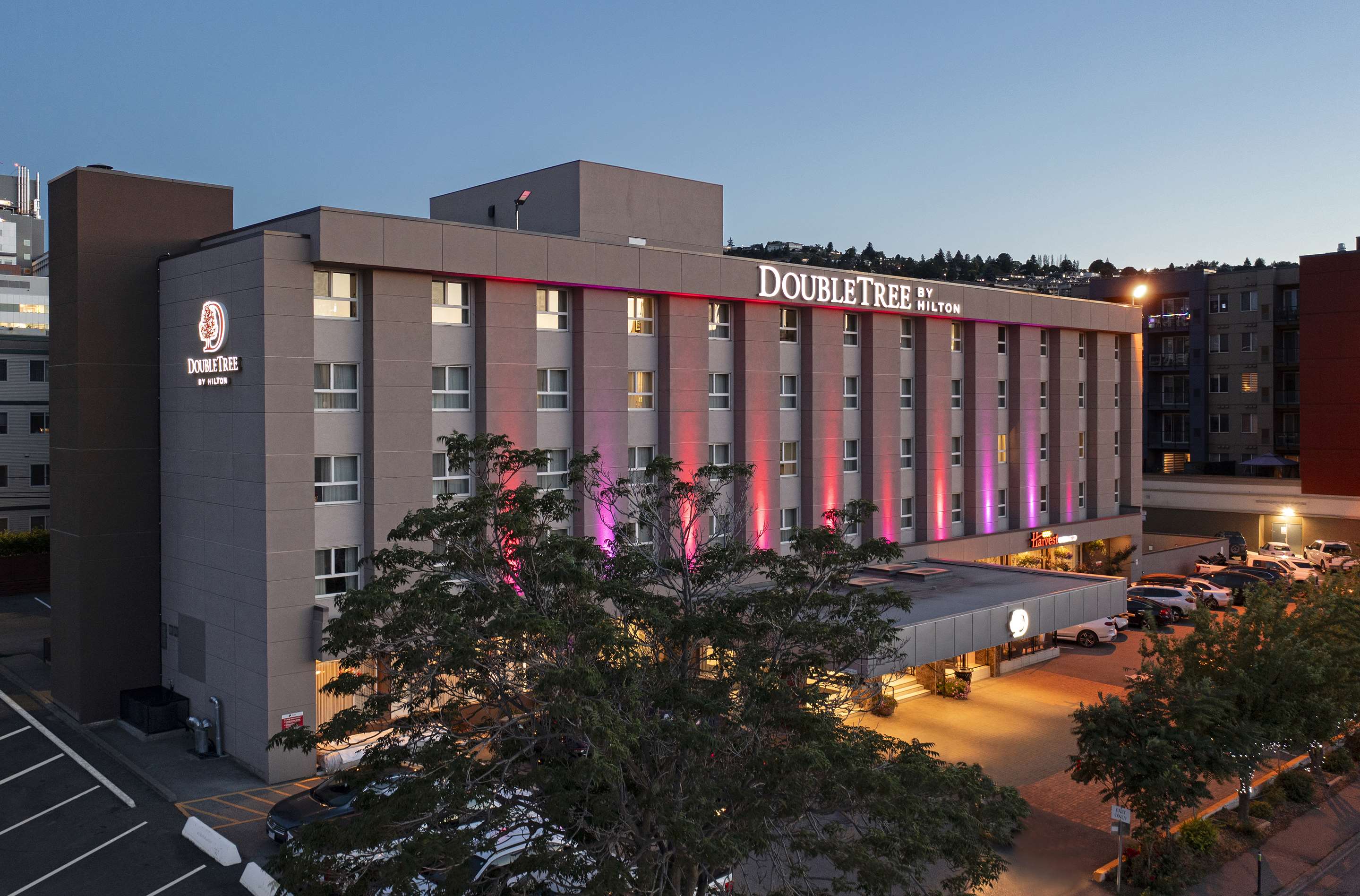 Exterior | DoubleTree by Hilton Hotel Kamloops
