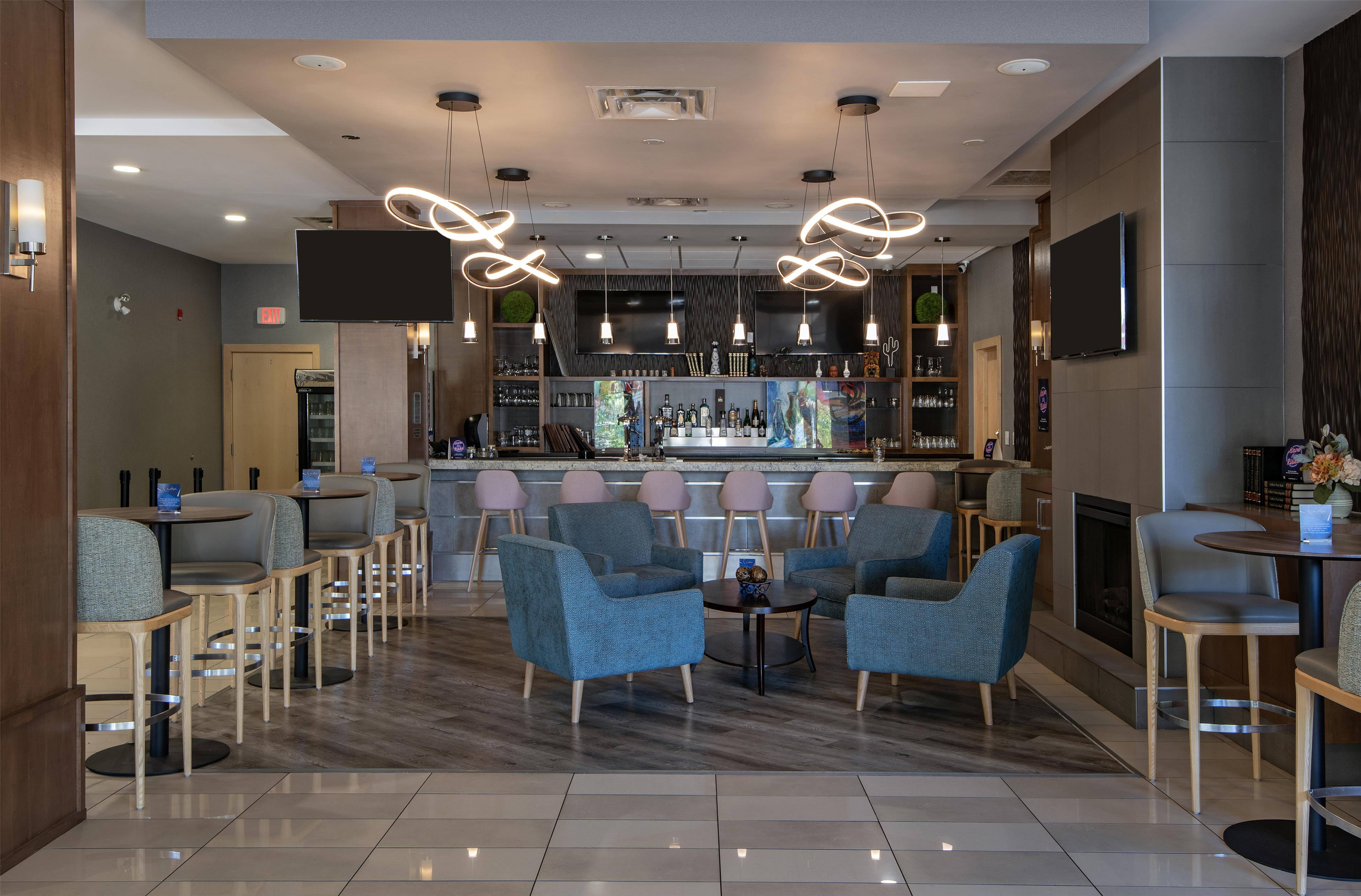 BarLounge | DoubleTree by Hilton Hotel Kamloops