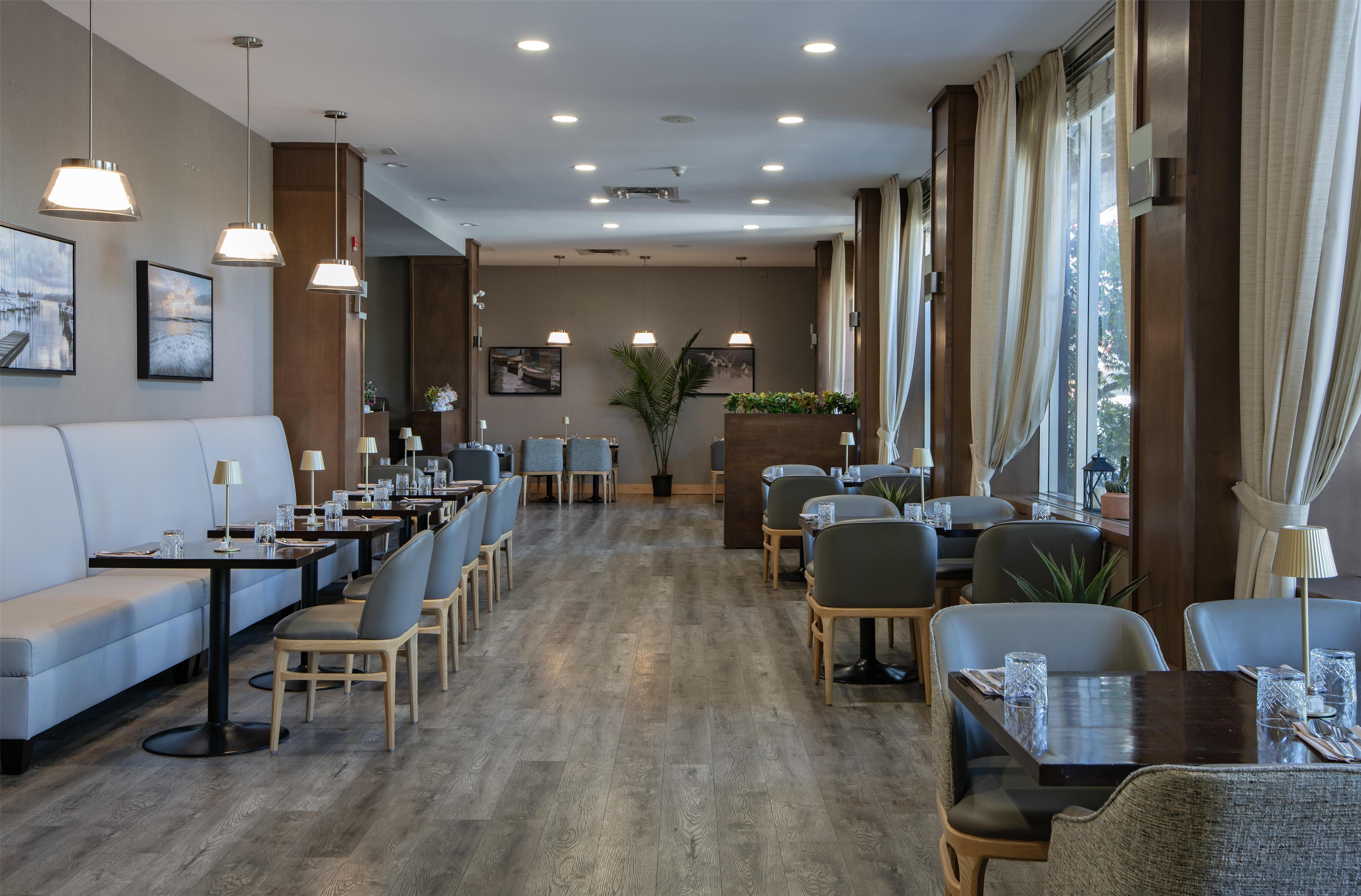 Restaurant | DoubleTree by Hilton Hotel Kamloops
