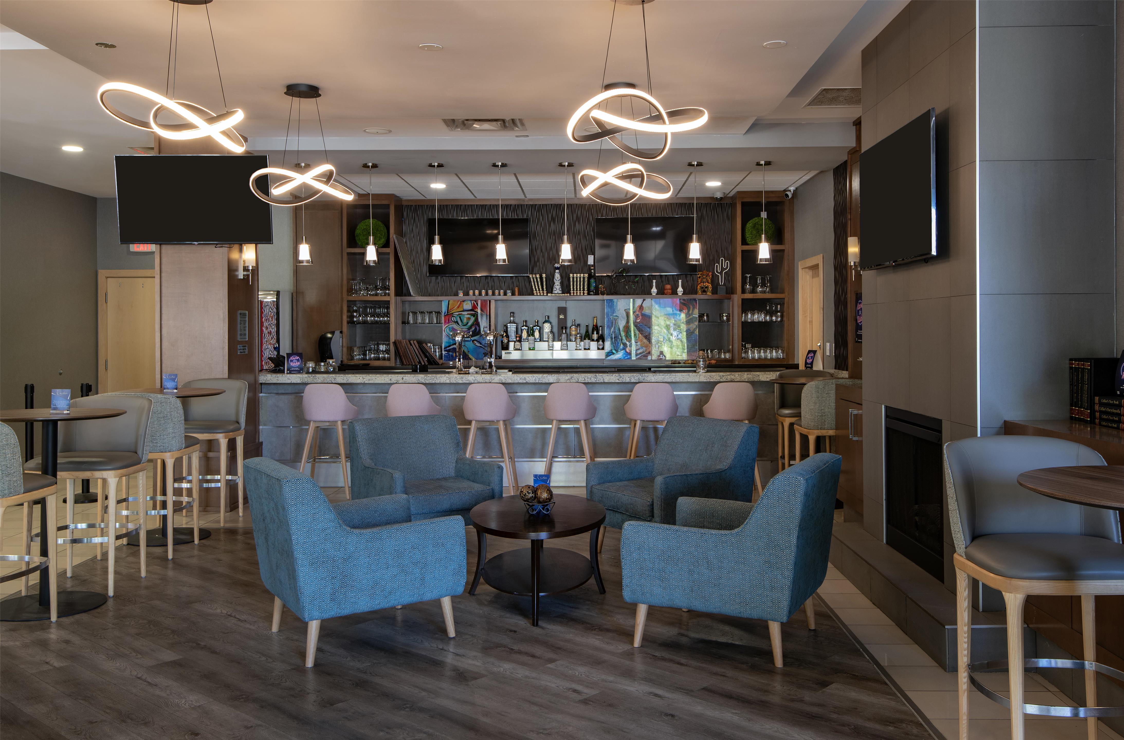 BarLounge | DoubleTree by Hilton Hotel Kamloops