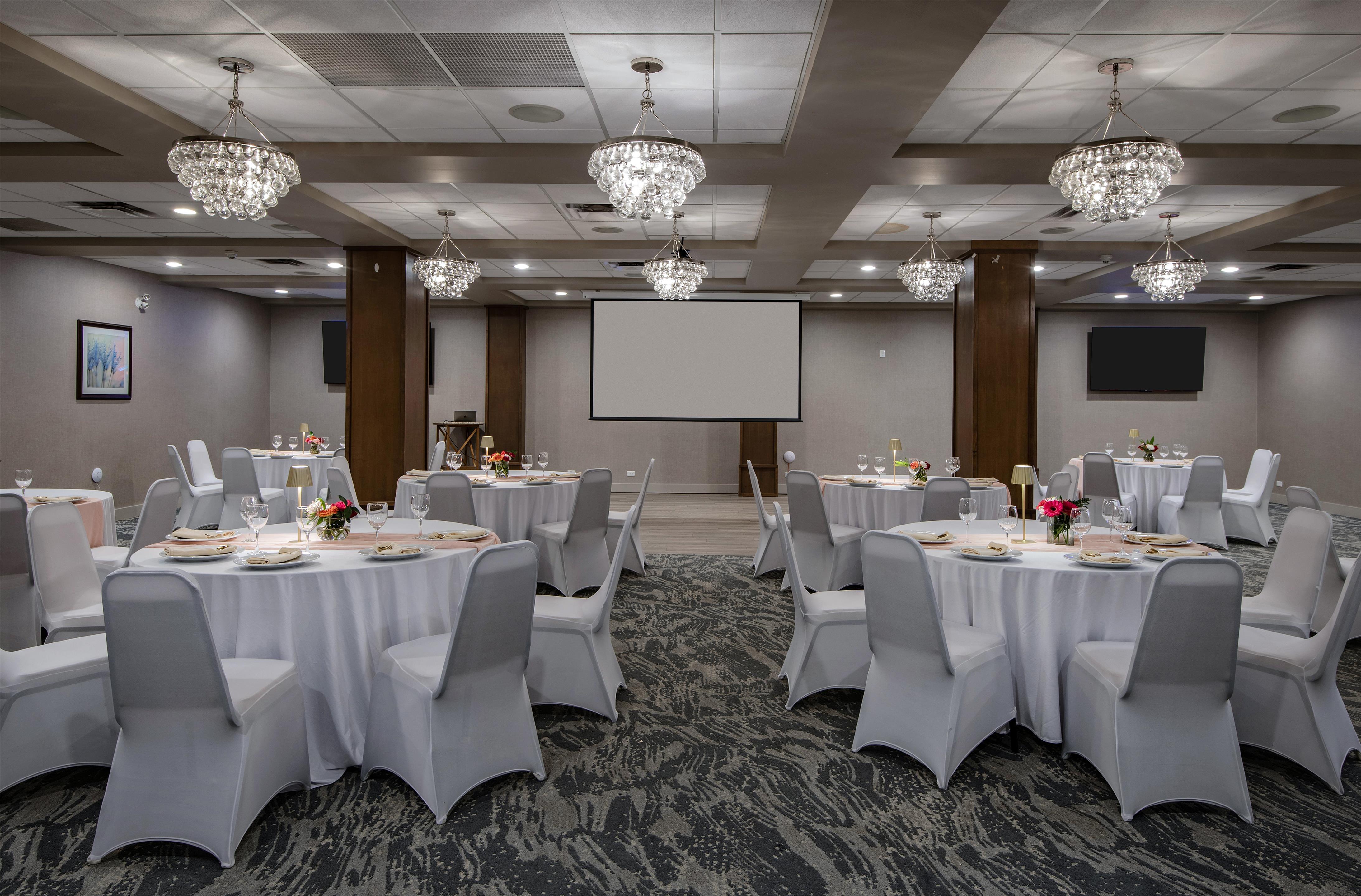 Meeting Room | DoubleTree by Hilton Hotel Kamloops