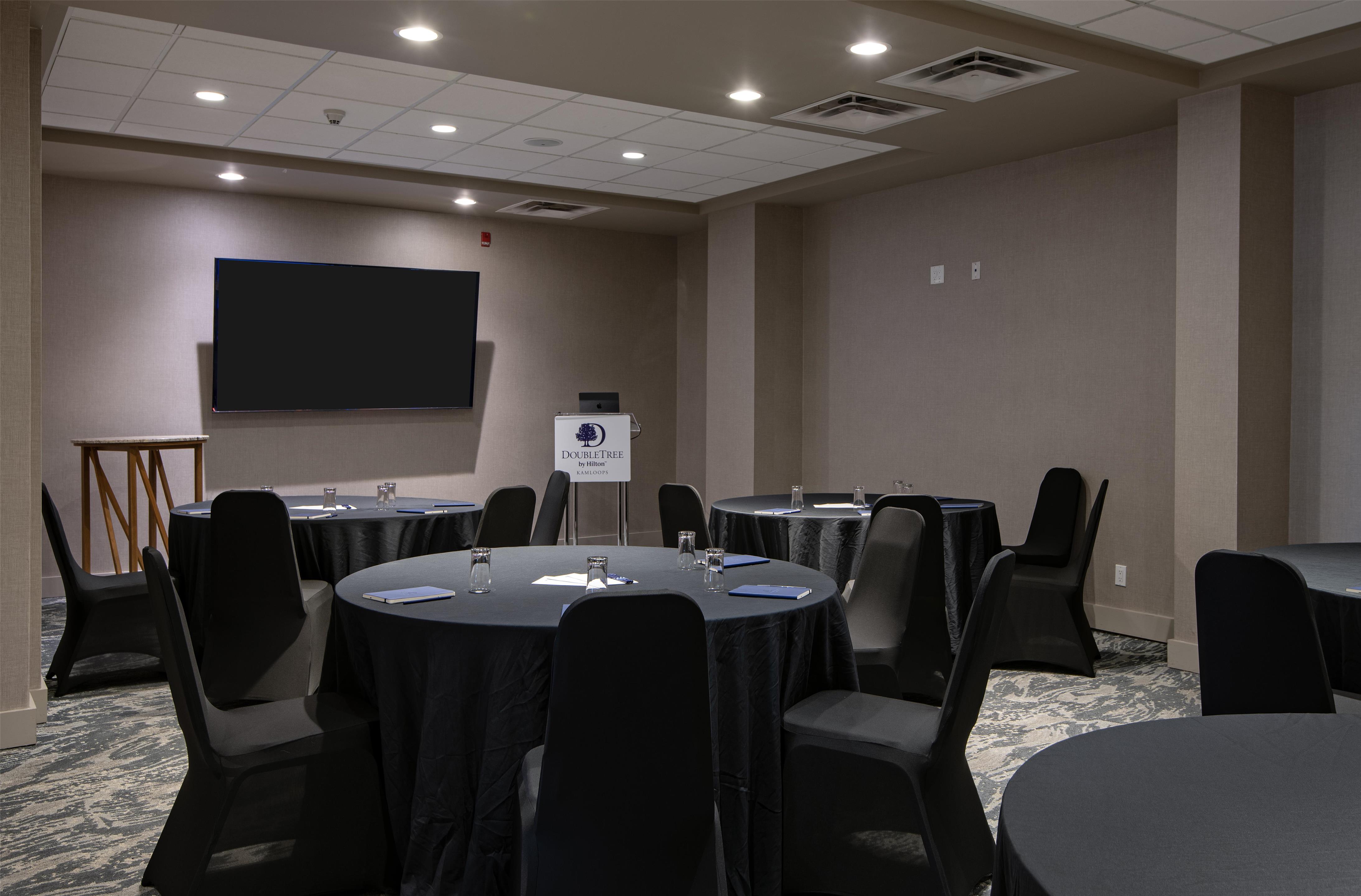 Meeting Room | DoubleTree by Hilton Hotel Kamloops
