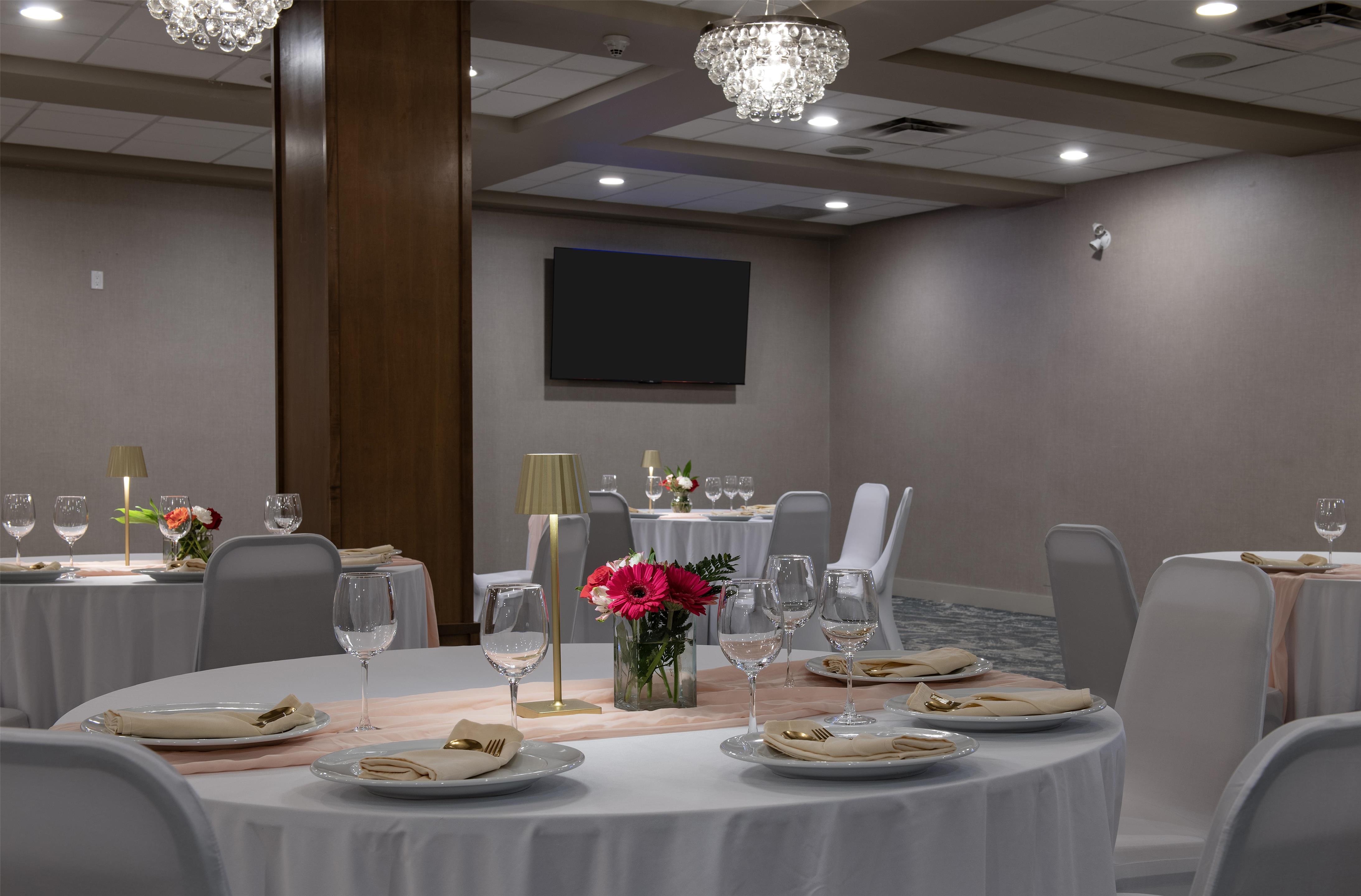 Meeting Room | DoubleTree by Hilton Hotel Kamloops