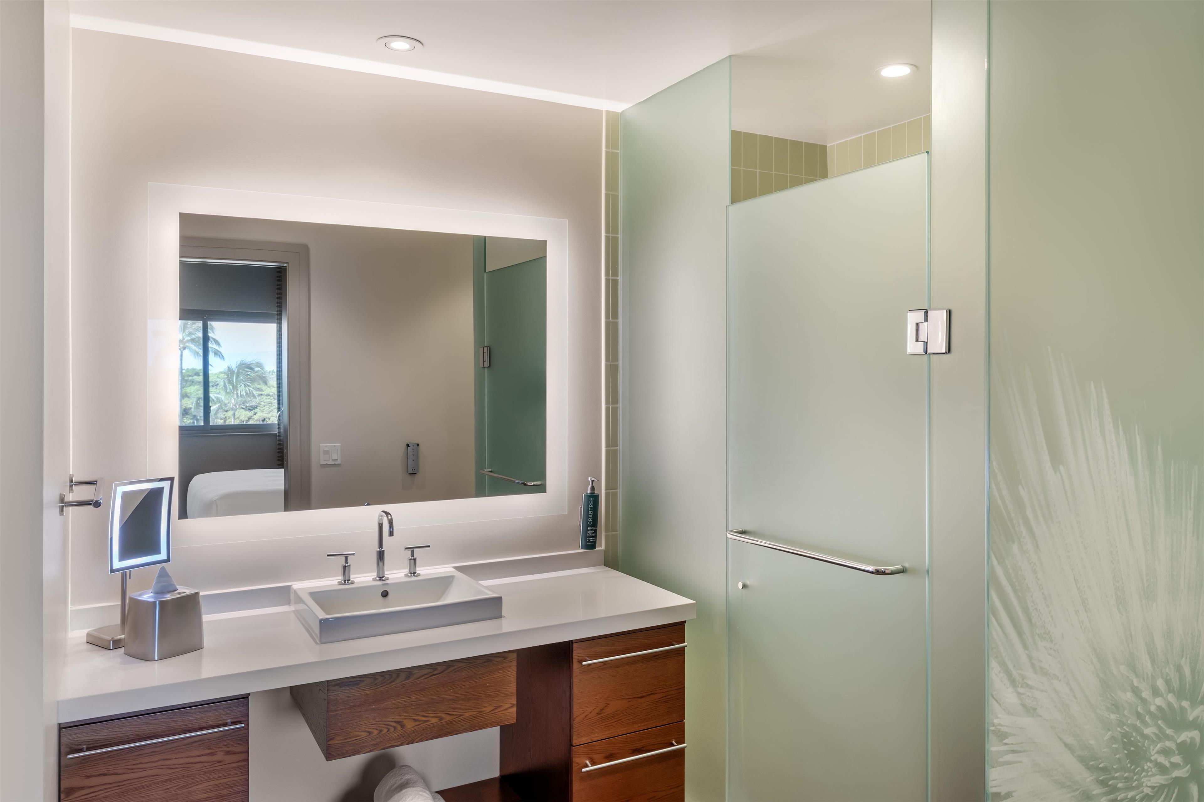 Kings' Land by Hilton Grand Vacations Room Type - JR 1 BDRM KING SUITE