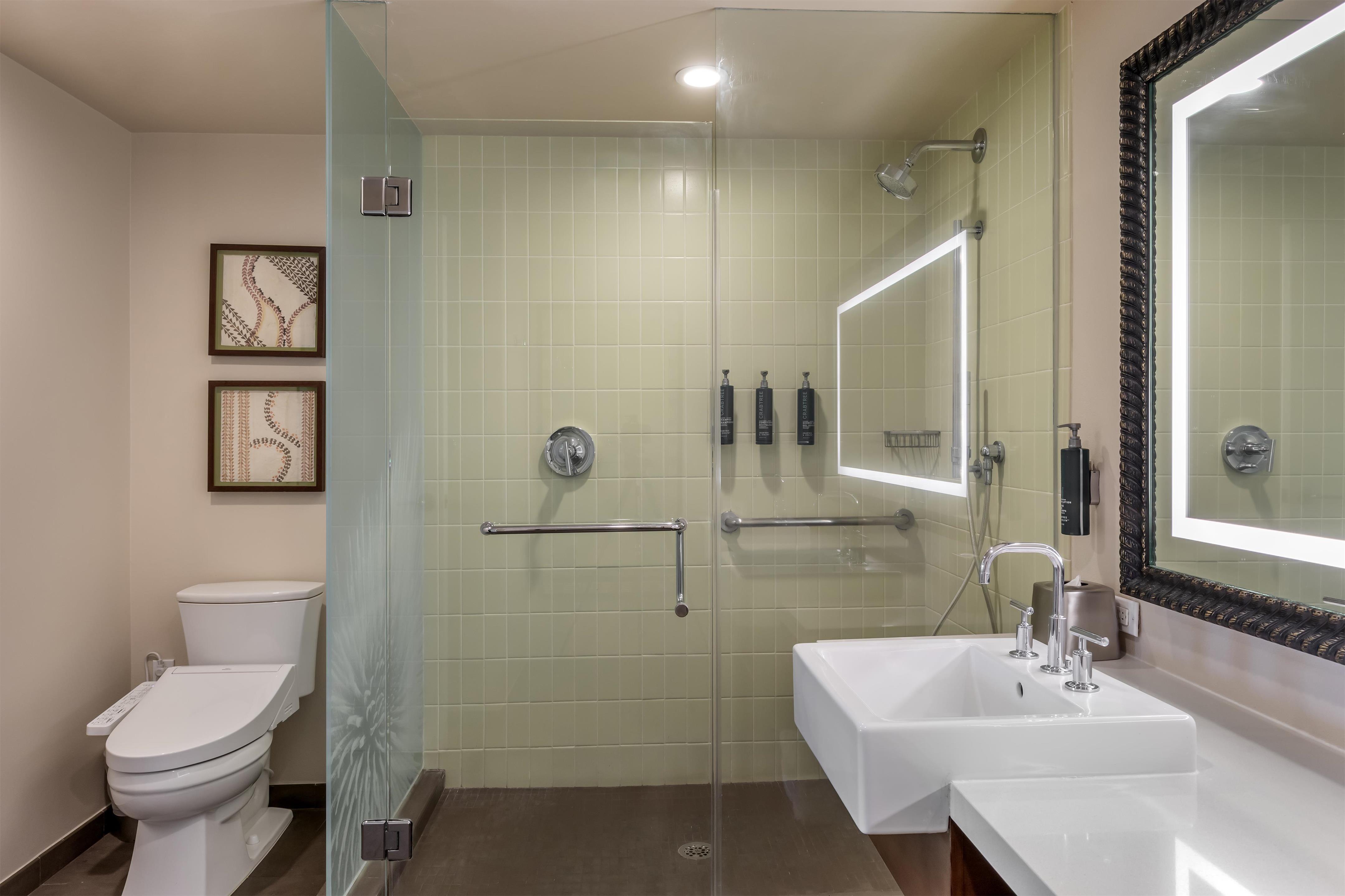 Guest room bath
