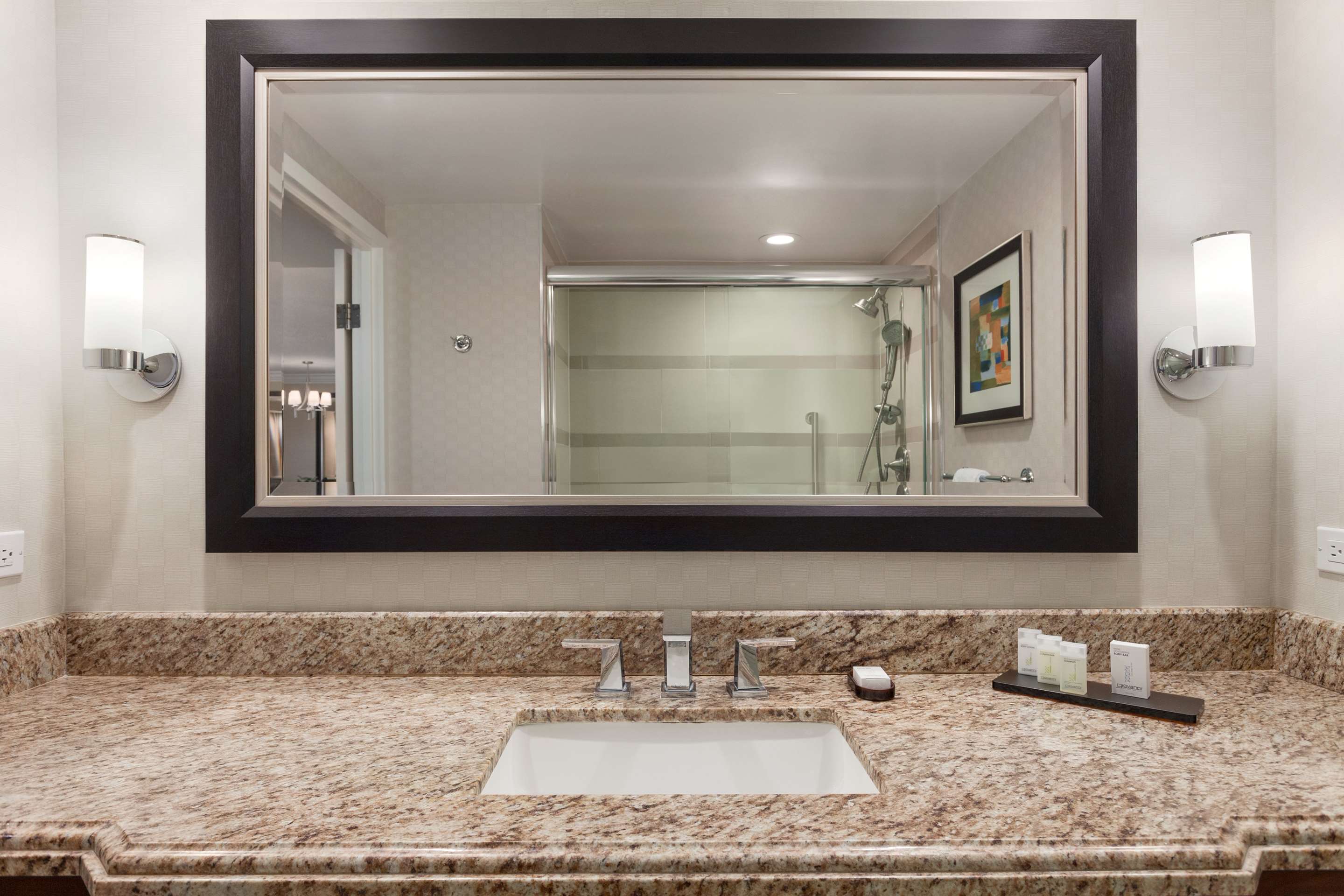 Guest room bath