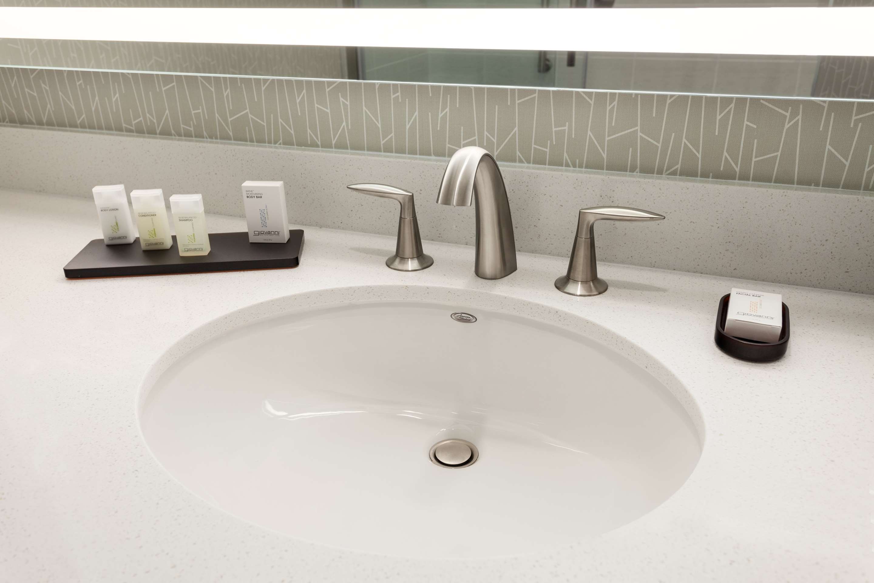 Guest room bath