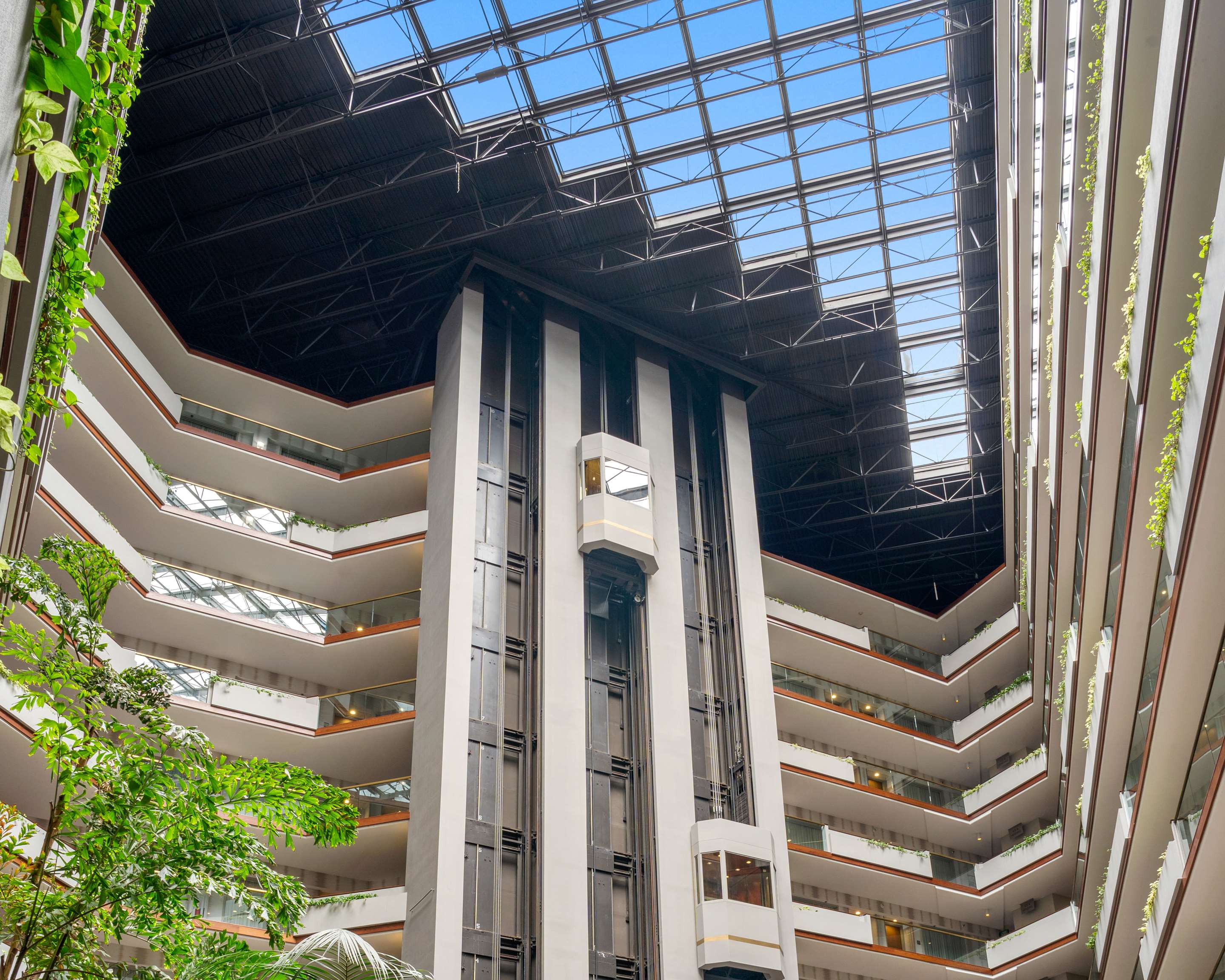 Lobby | Embassy Suites by Hilton Irvine Orange County Airport