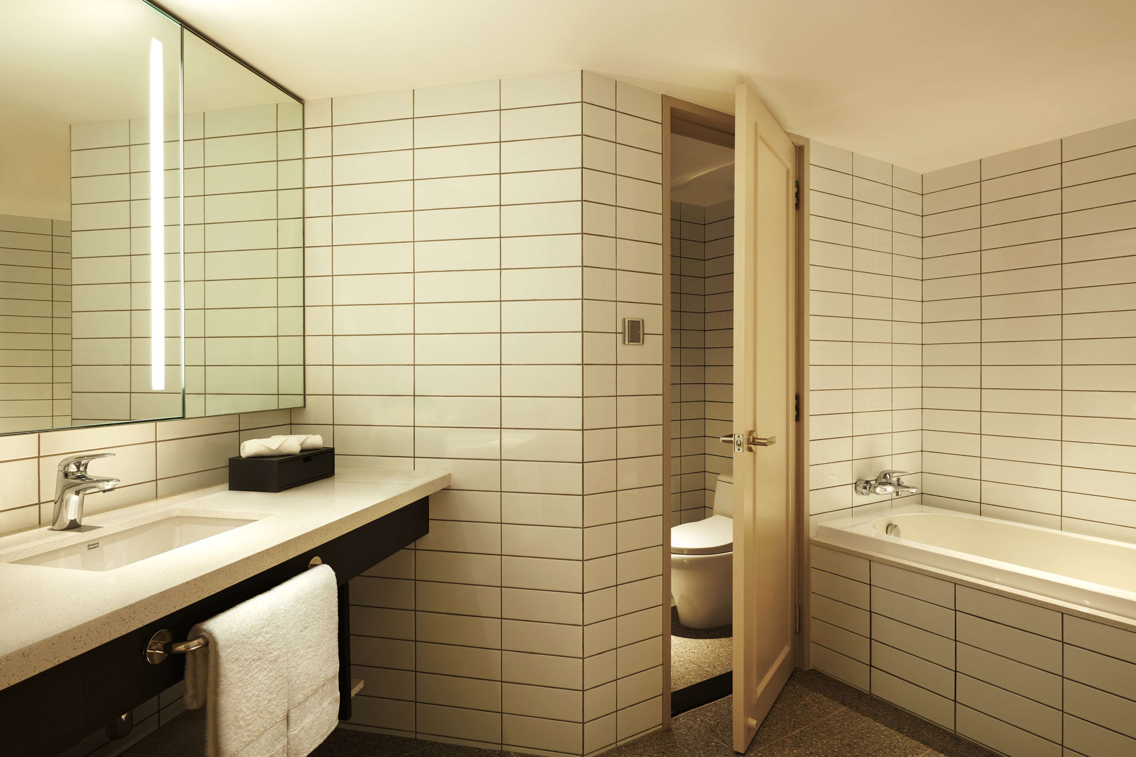 Hilton Kuching Room Type - KING PREMIUM DELUXE RV