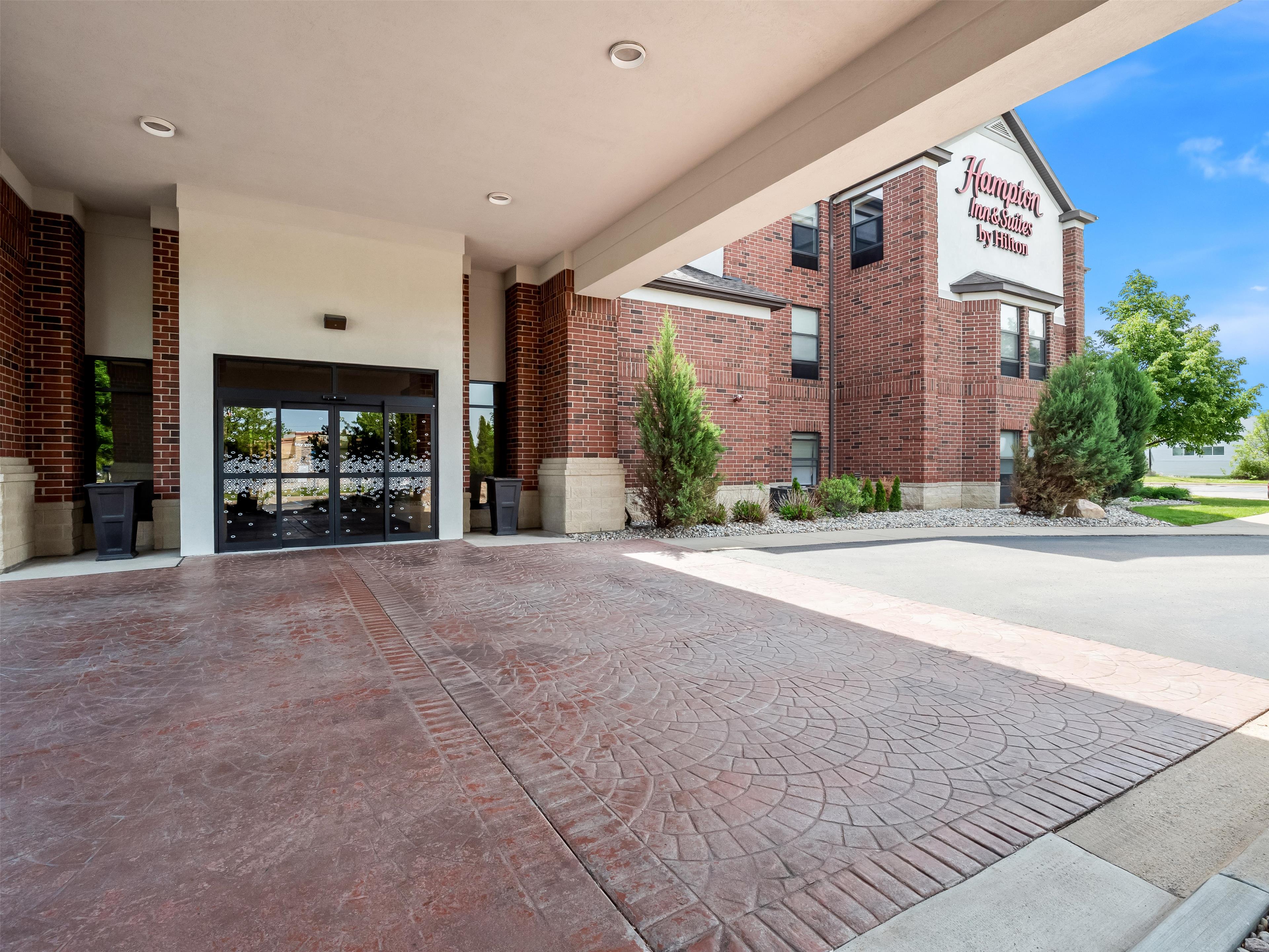 Exterior | Hampton Inn & Suites East Lansing/Okemos