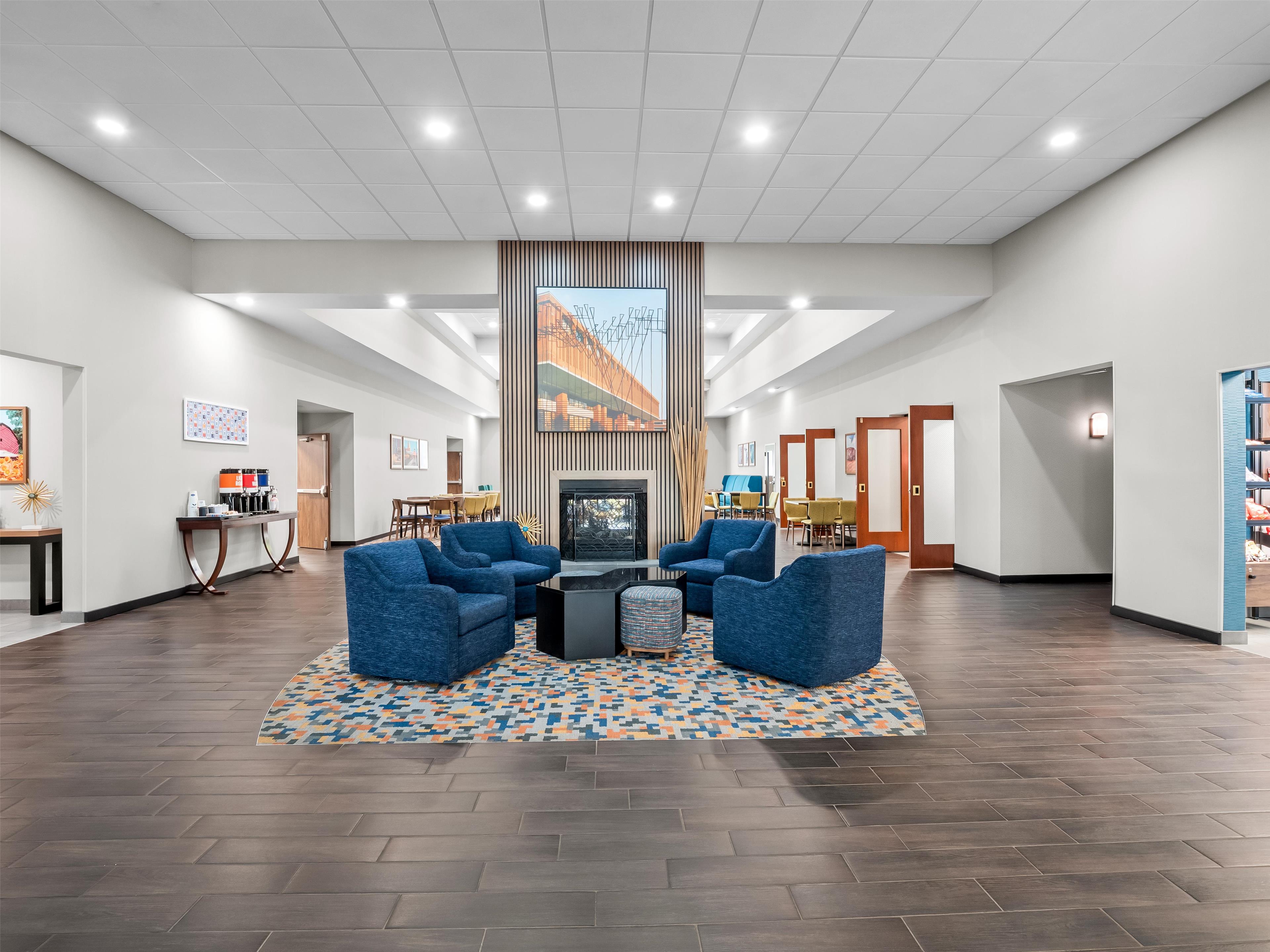 Lobby | Hampton Inn & Suites East Lansing/Okemos