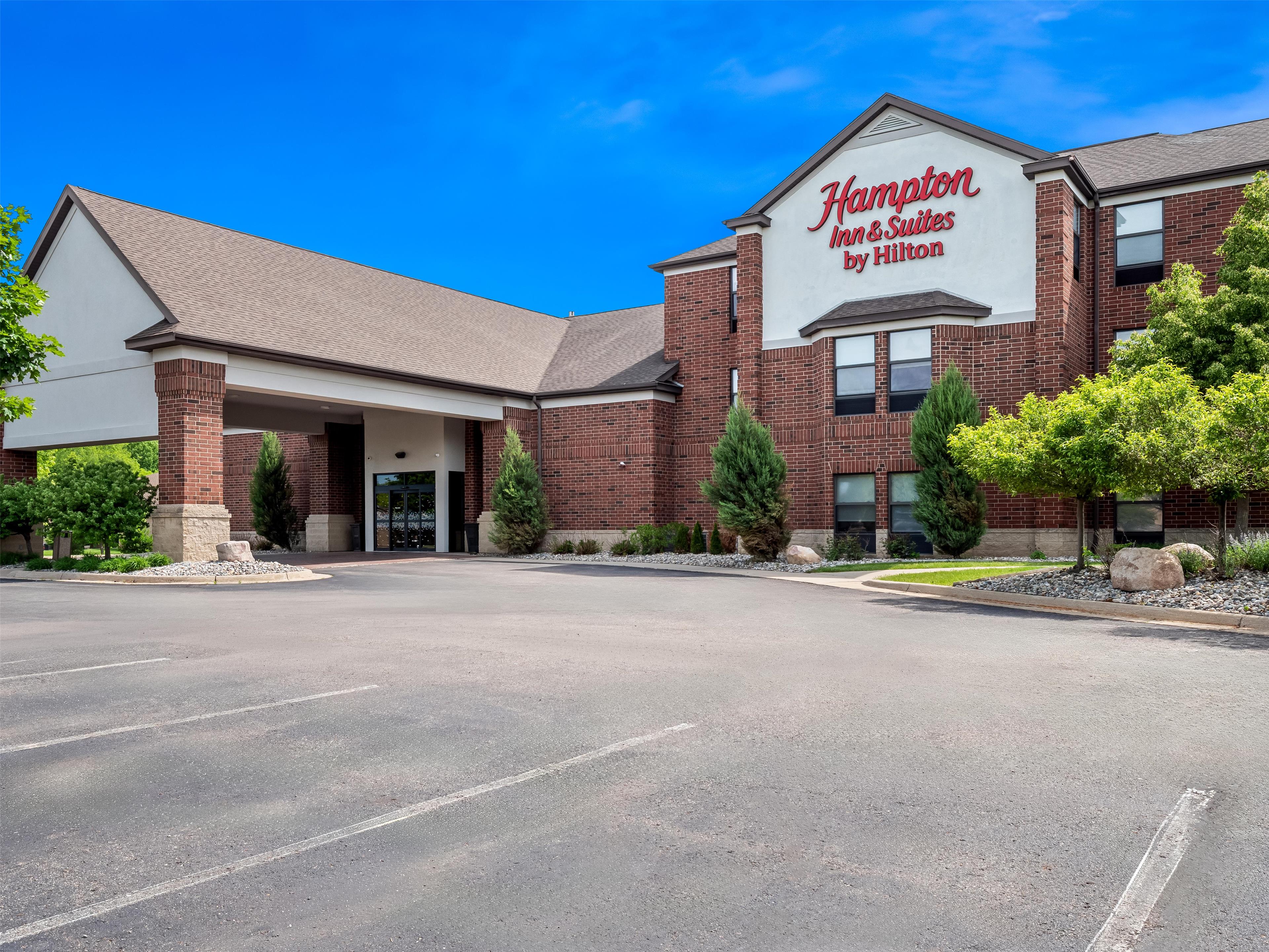 Exterior | Hampton Inn & Suites East Lansing/Okemos