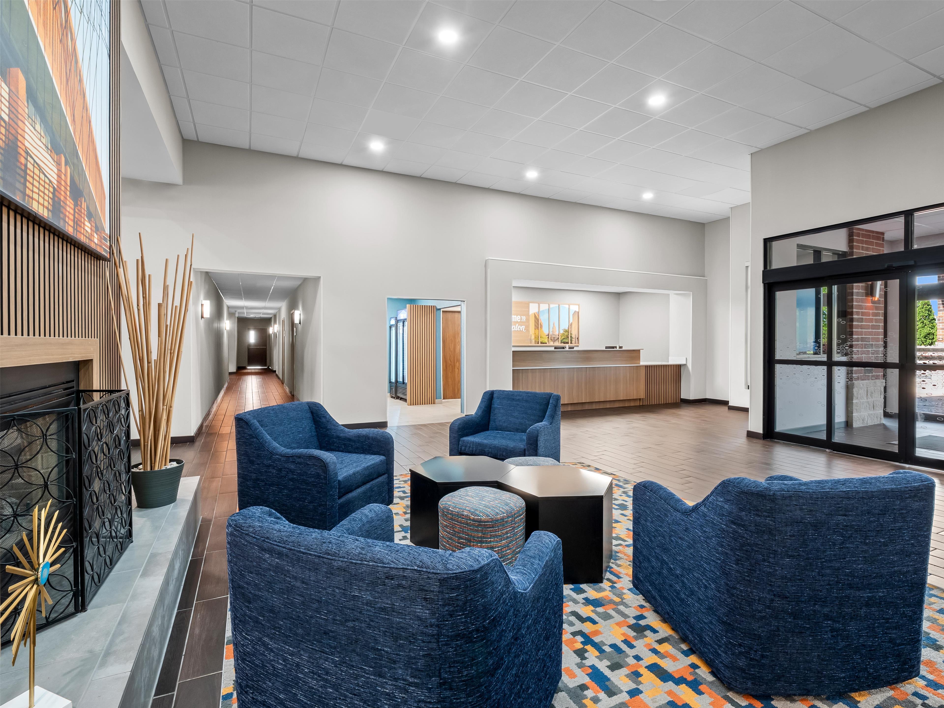 Reception | Hampton Inn & Suites East Lansing/Okemos