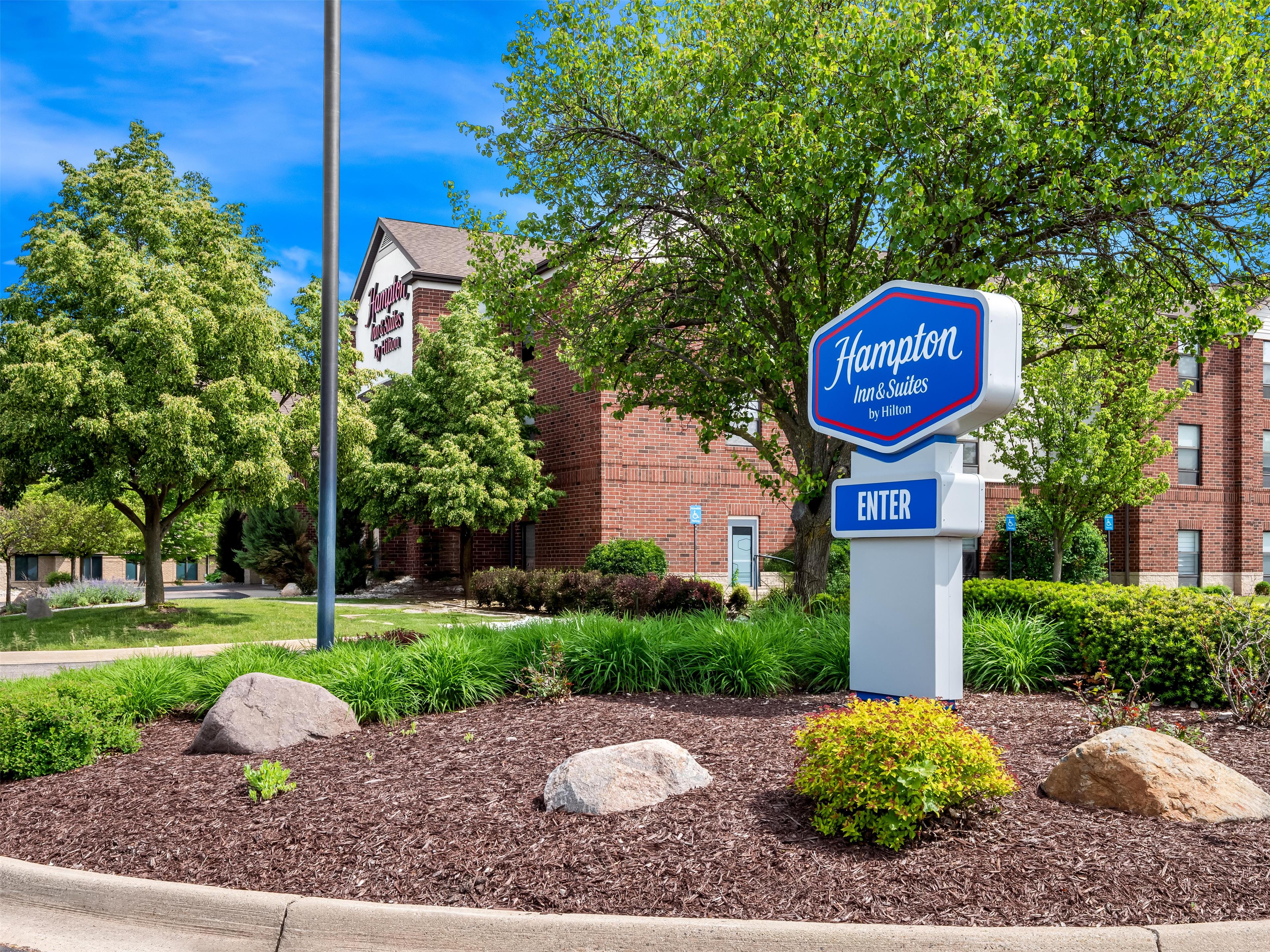Exterior | Hampton Inn & Suites East Lansing/Okemos