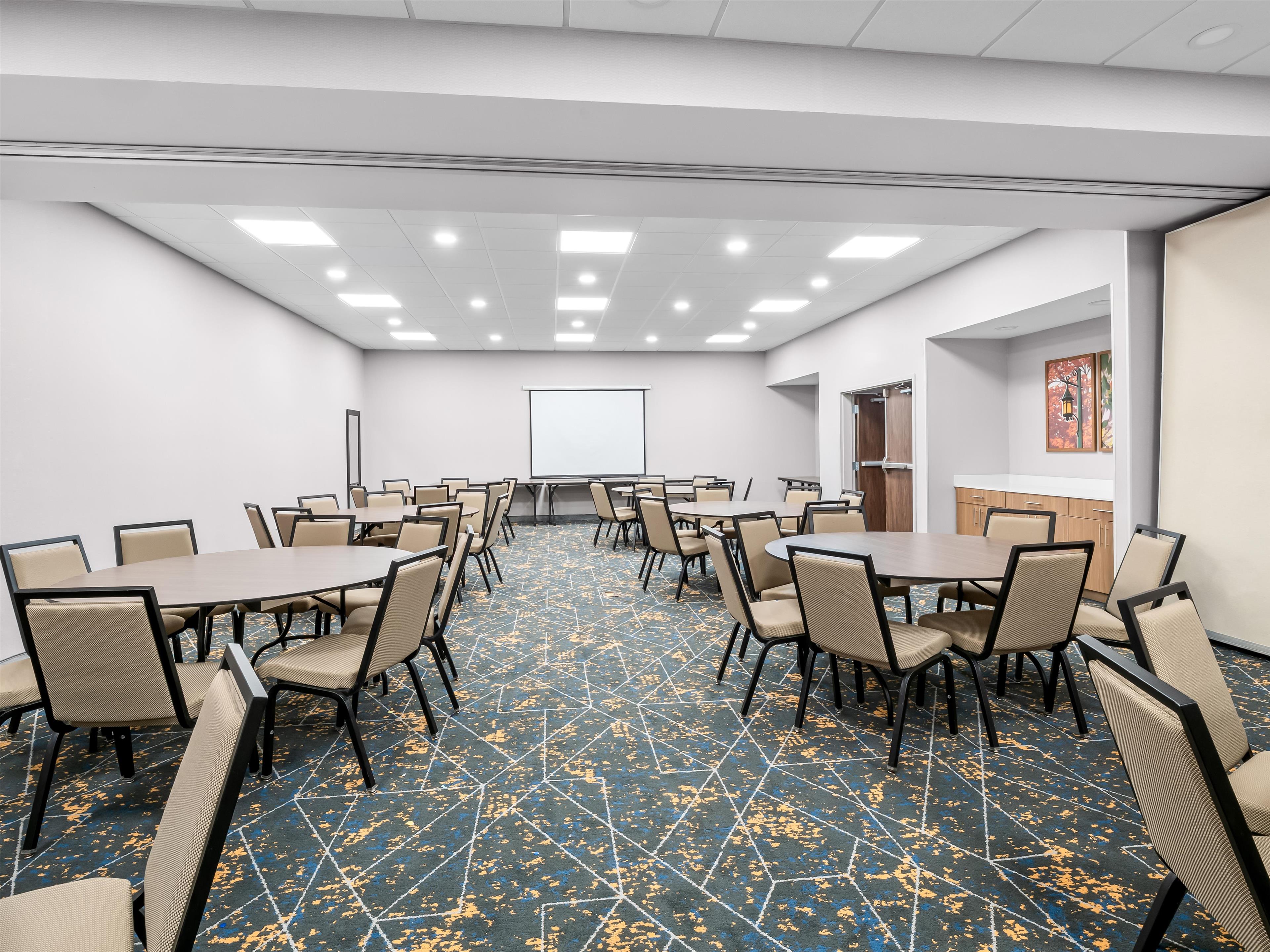 Meeting Room | Hampton Inn & Suites East Lansing/Okemos