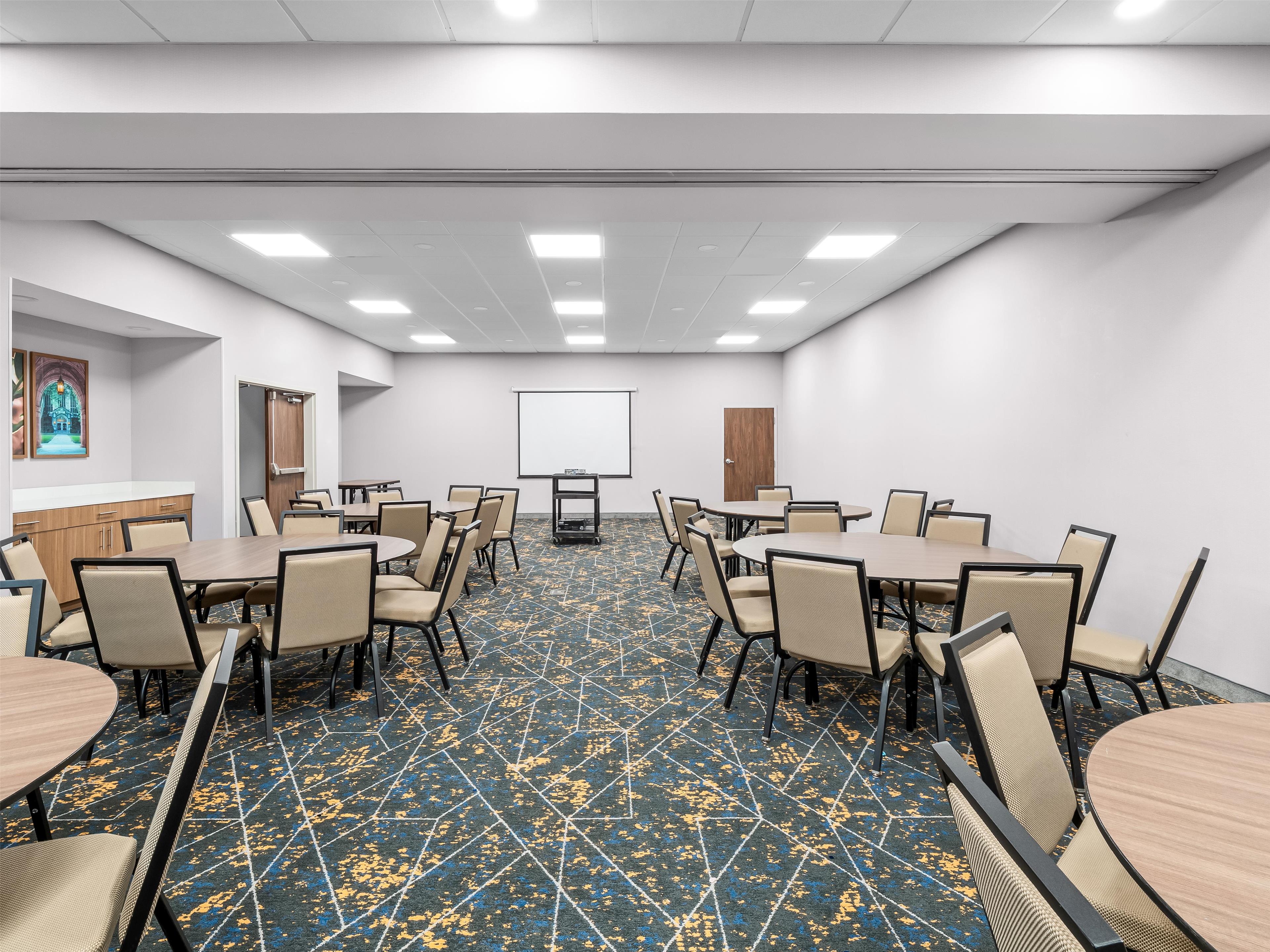 Meeting Room | Hampton Inn & Suites East Lansing/Okemos