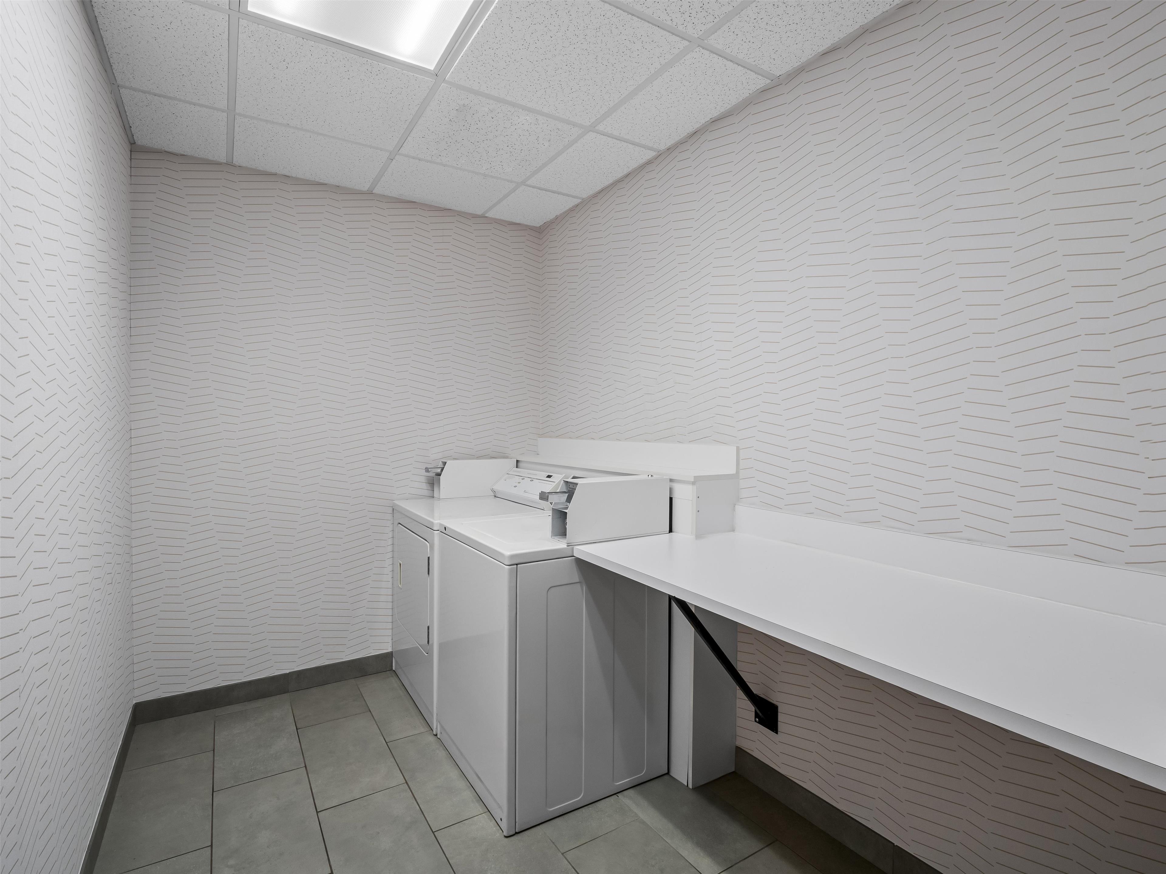 Laundry | Hampton Inn & Suites East Lansing/Okemos