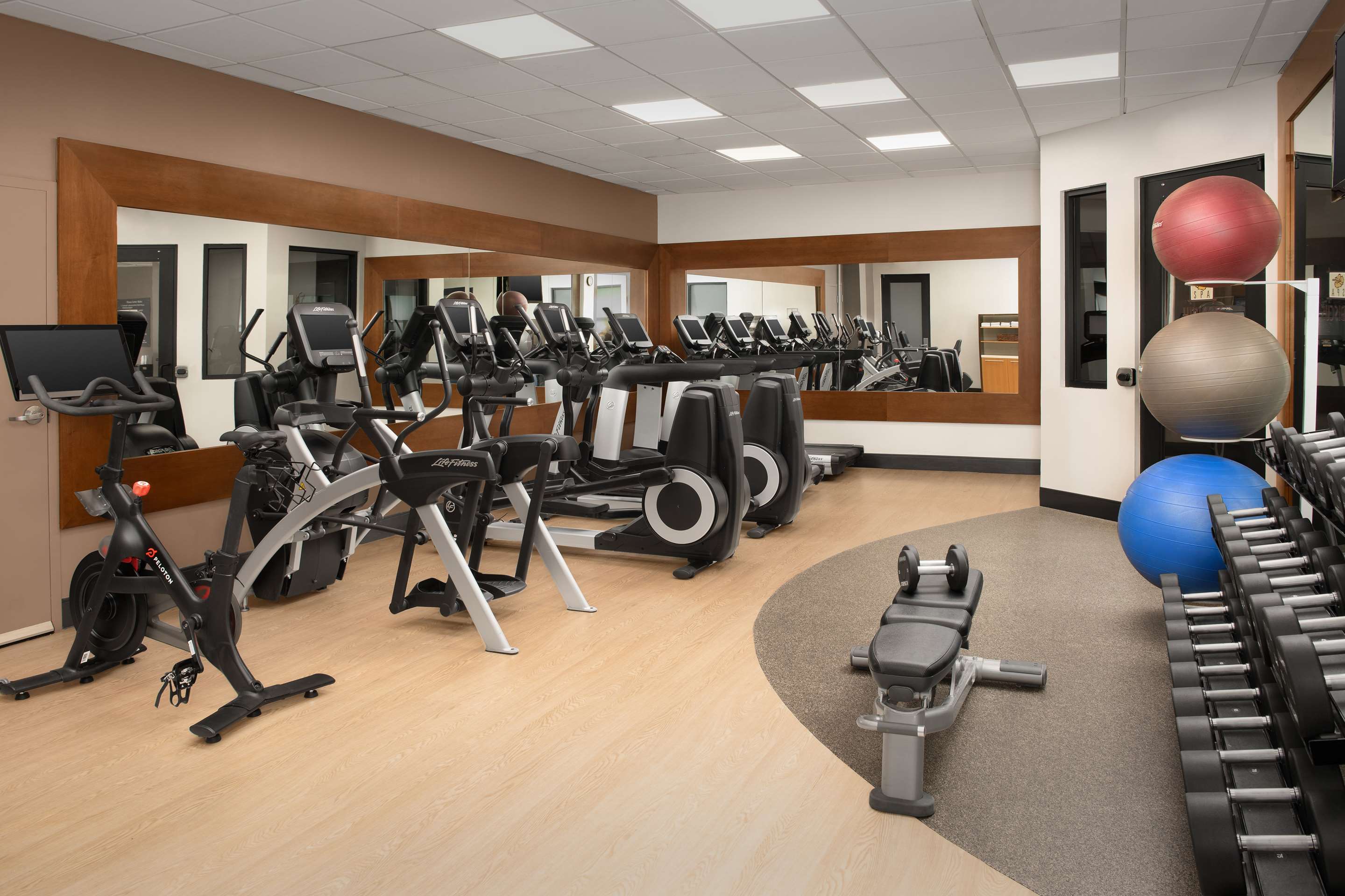 Health club fitness center gym | Embassy Suites La Quinta Hotel & Spa