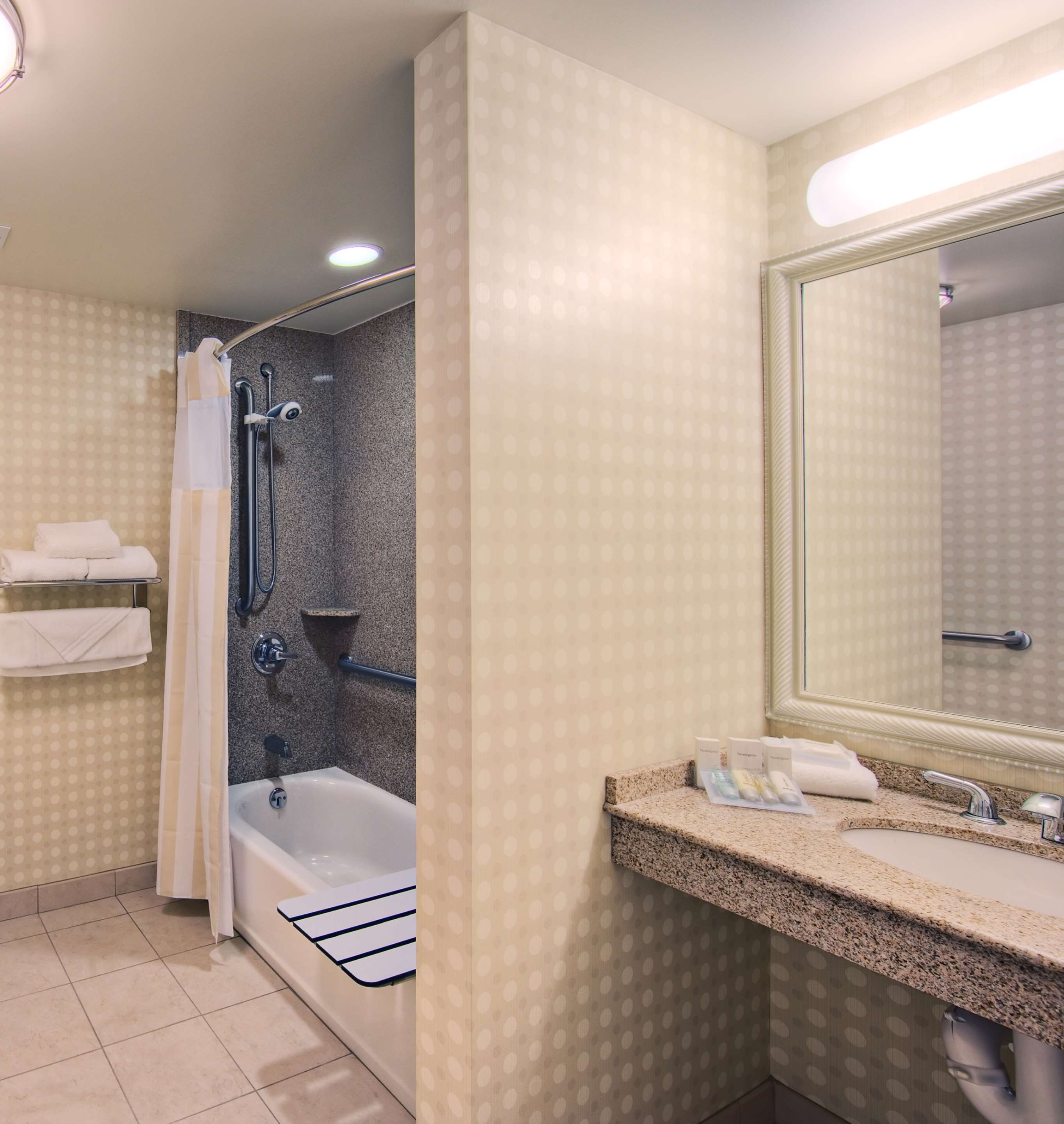 Guest room bath