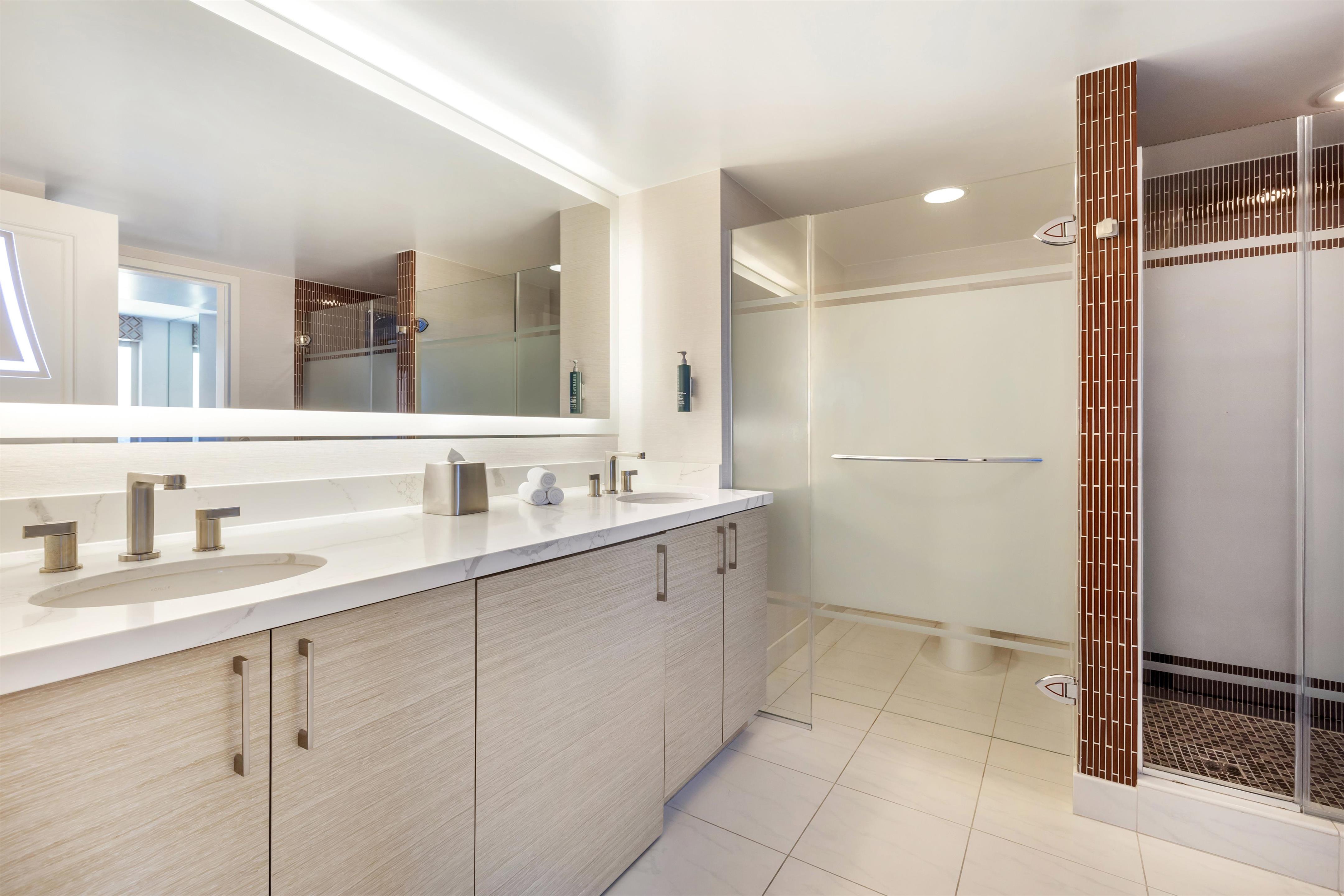 Guest room bath