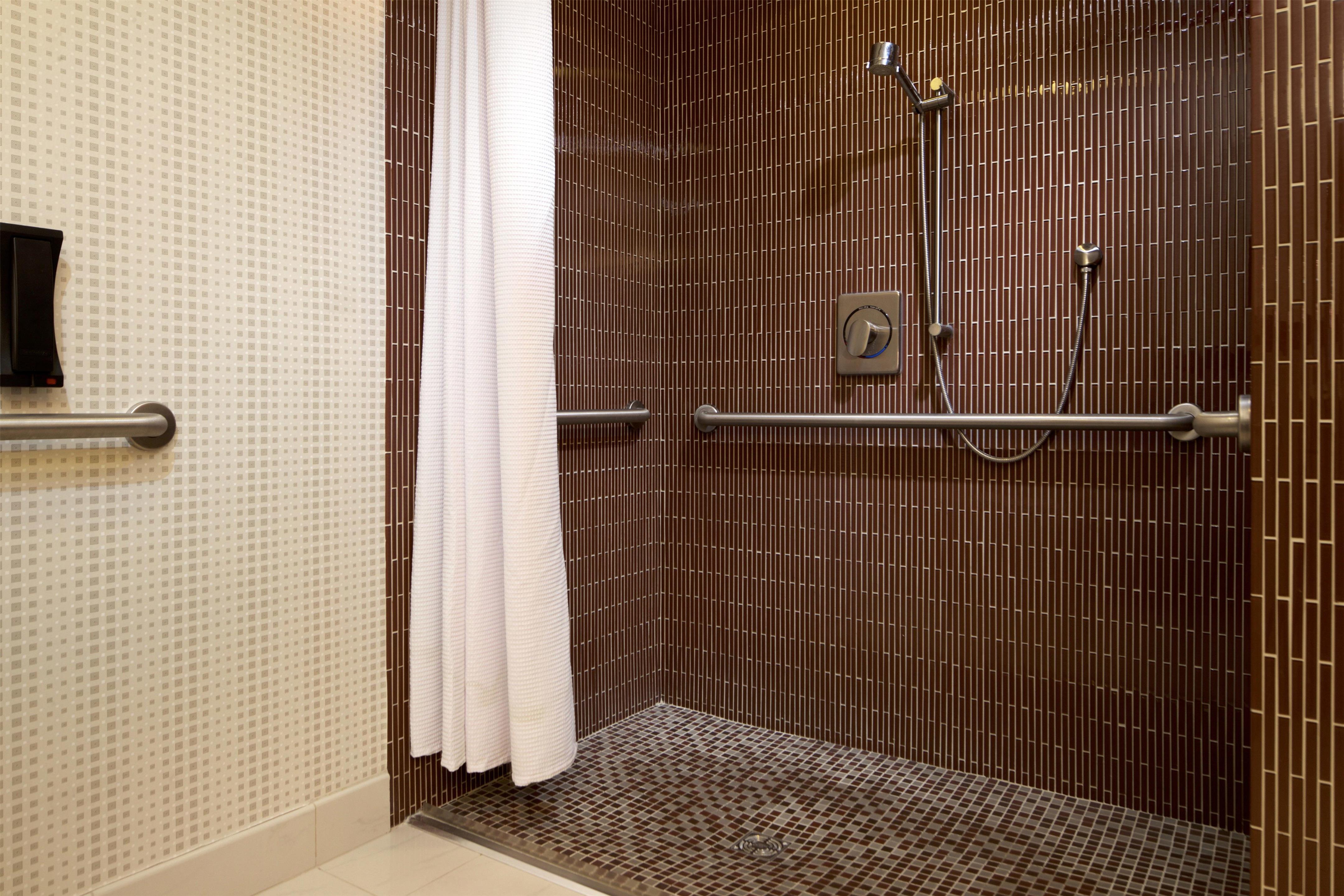 Guest room bath