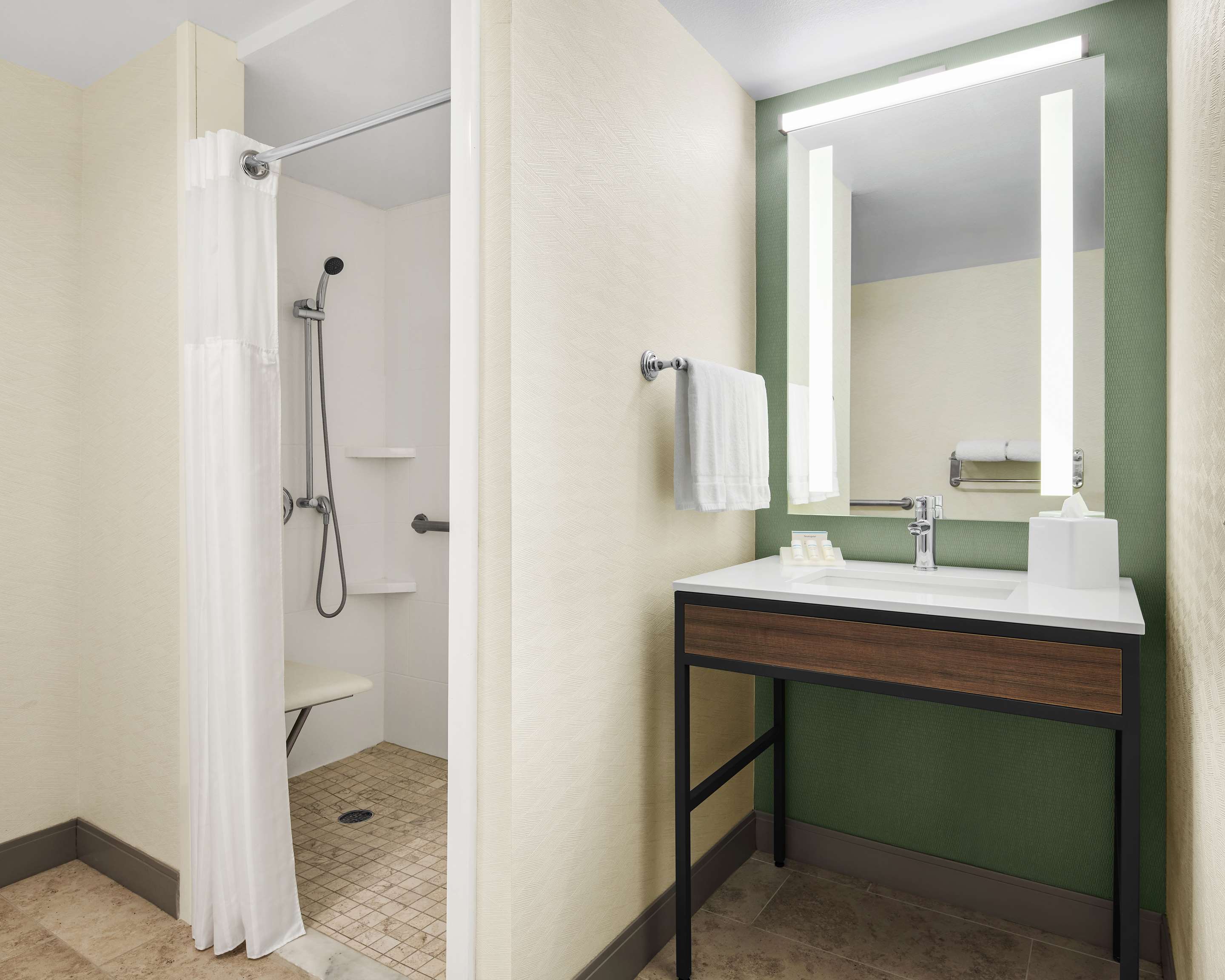 Guest room bath